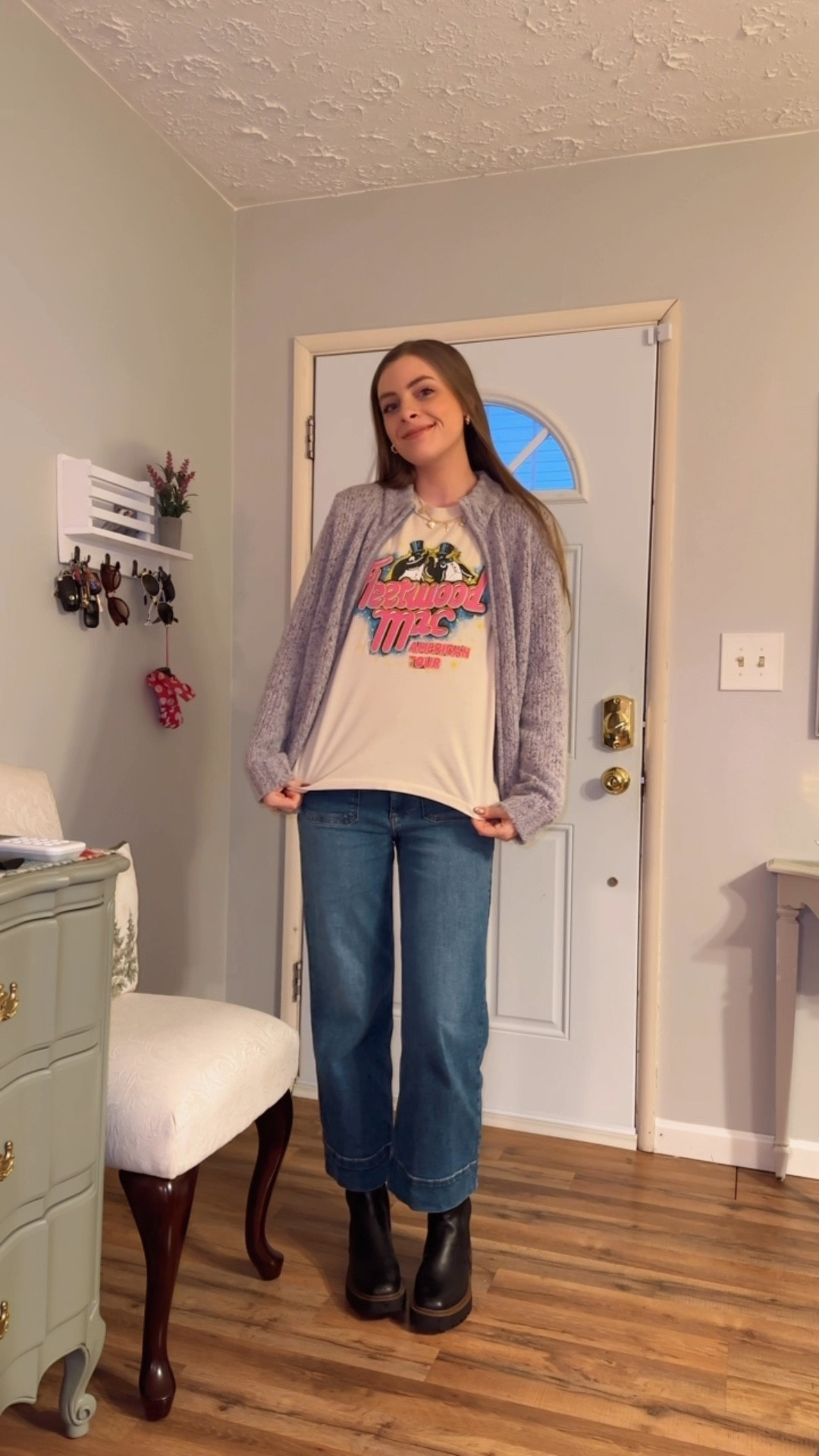 OOTD 1/10/24

Fleetwood Mac graphic tee, daydreamer band t-shirt, purple zip up sweater, dark wash denim, cropped ankle jean, black Chelsea boots, winter ankle boots, Sam Edelman shoes

#LTKFindsUnder100 #LTKStyleTip #LTKShoeCrush