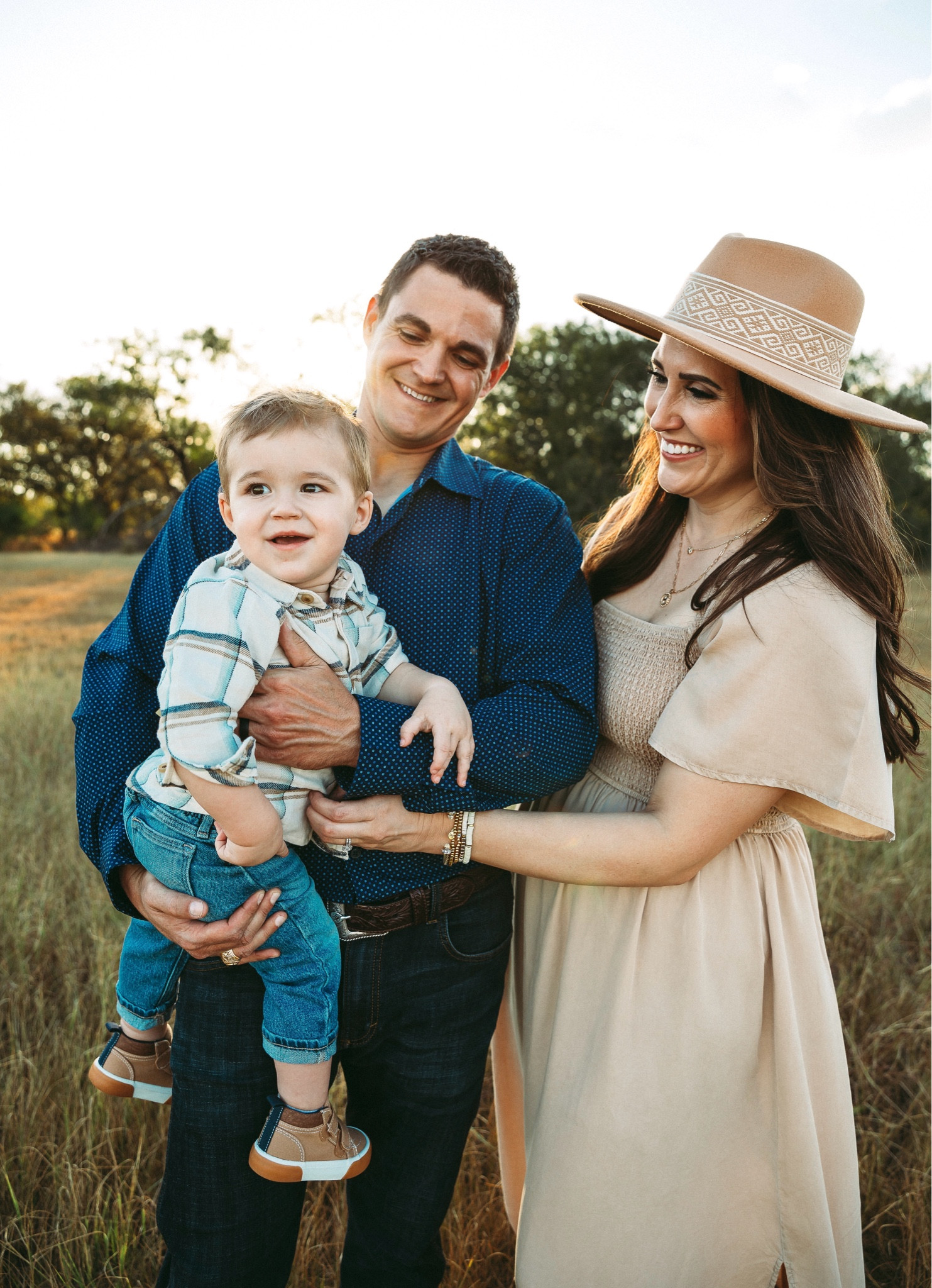 Family photos we took this past fall! I wanted to share this to my beauty page Instagram forever ago but just didn’t make it happen.  I love how these turned out. ❤️

#photos #fallphotos #toddler #family #familyphotos 


#LTKFamily #LTKKids #LTKStyleTip