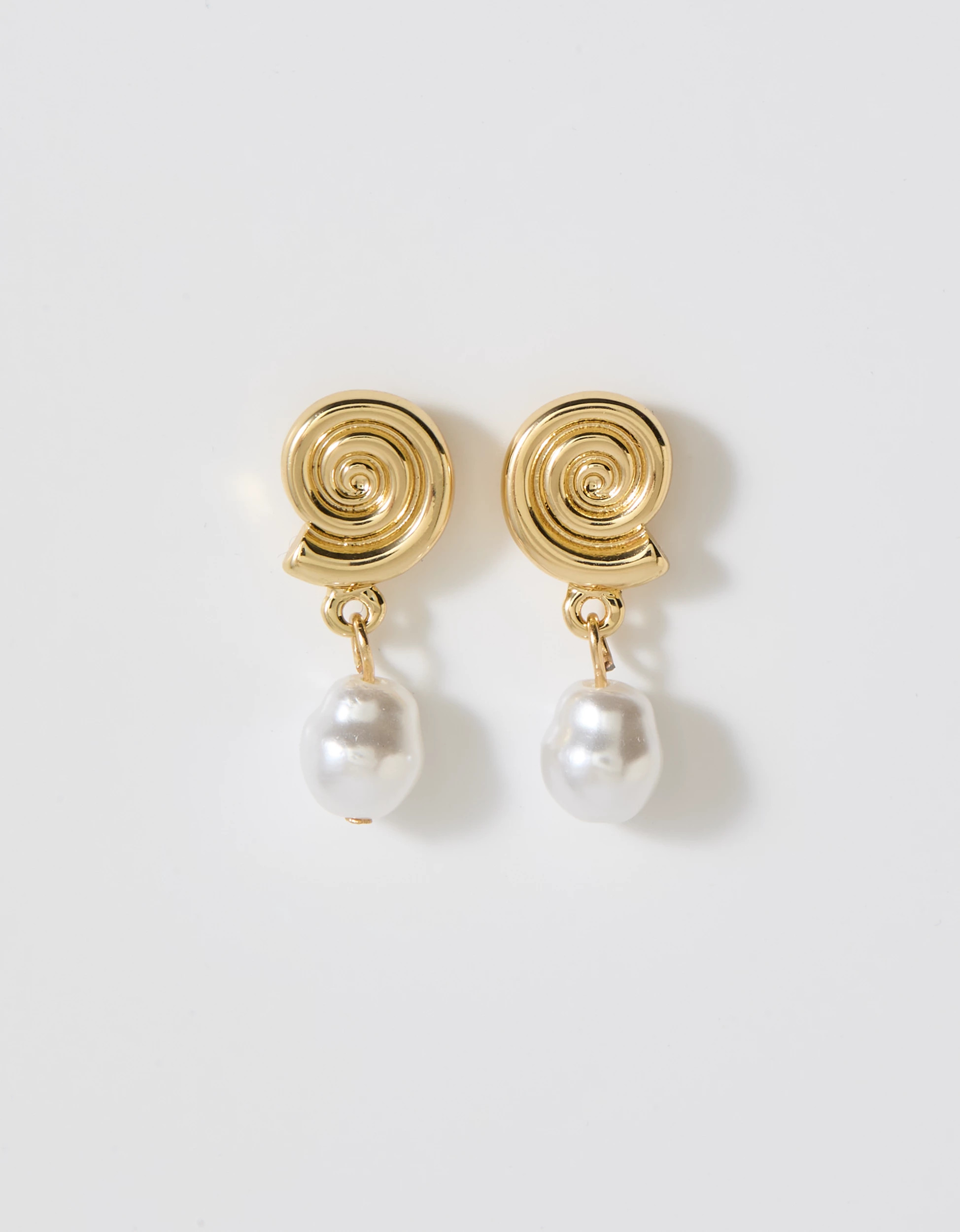 Aerie Swirl Pearl Earrings | Aerie