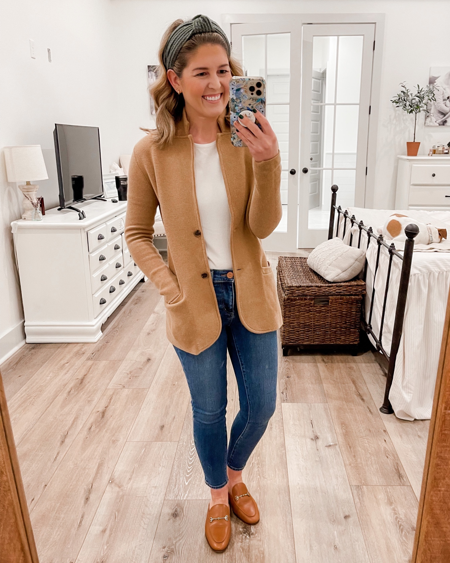 Tuesday work outfit with jeans!
J.Crew sweater blazer is only $39 right now! Mine is from last year but this year’s versions is very similar. Wearing XXS 
Jeans- linked similar (would wear my normal size 24 petite)
Mules-size 6


#LTKstyletip #LTKworkwear #LTKsalealert