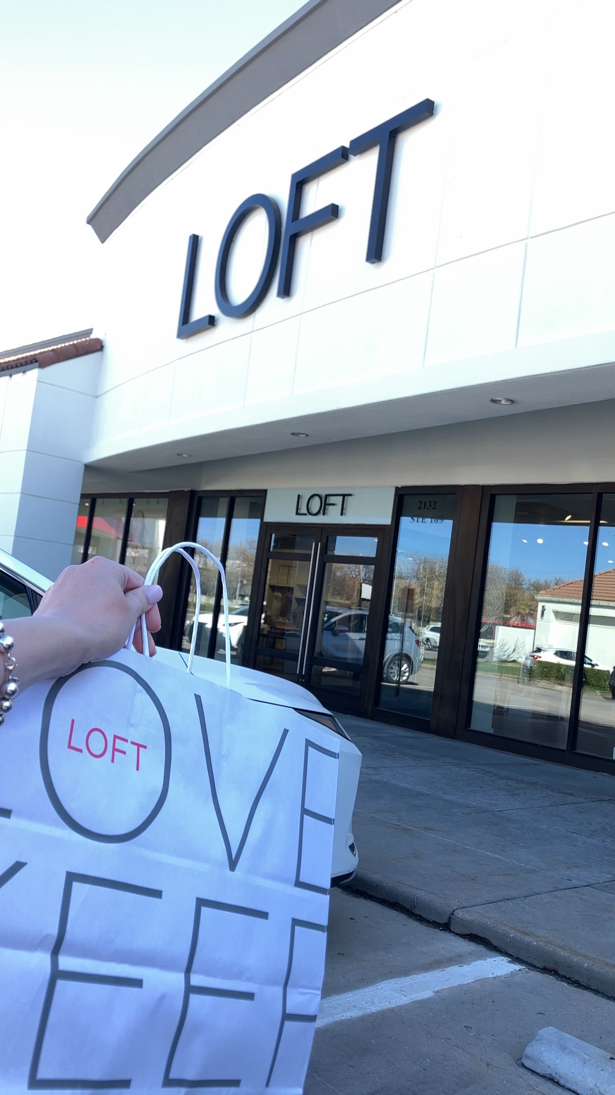 Loft sale
Loft, sale, loft style, petite, midsize, spring style, pink, weekend, casual style, white denim, travel outfit, vacation, spring break, 

29 petite/8 petite in denim
Medium petite in chambray (could do a small regular, runs oversized)
Large in mock neck
Large petite in white blouse (tts)
Medium Petite in sweater 

#LTKSeasonal #LTKsalealert #LTKfindsunder100