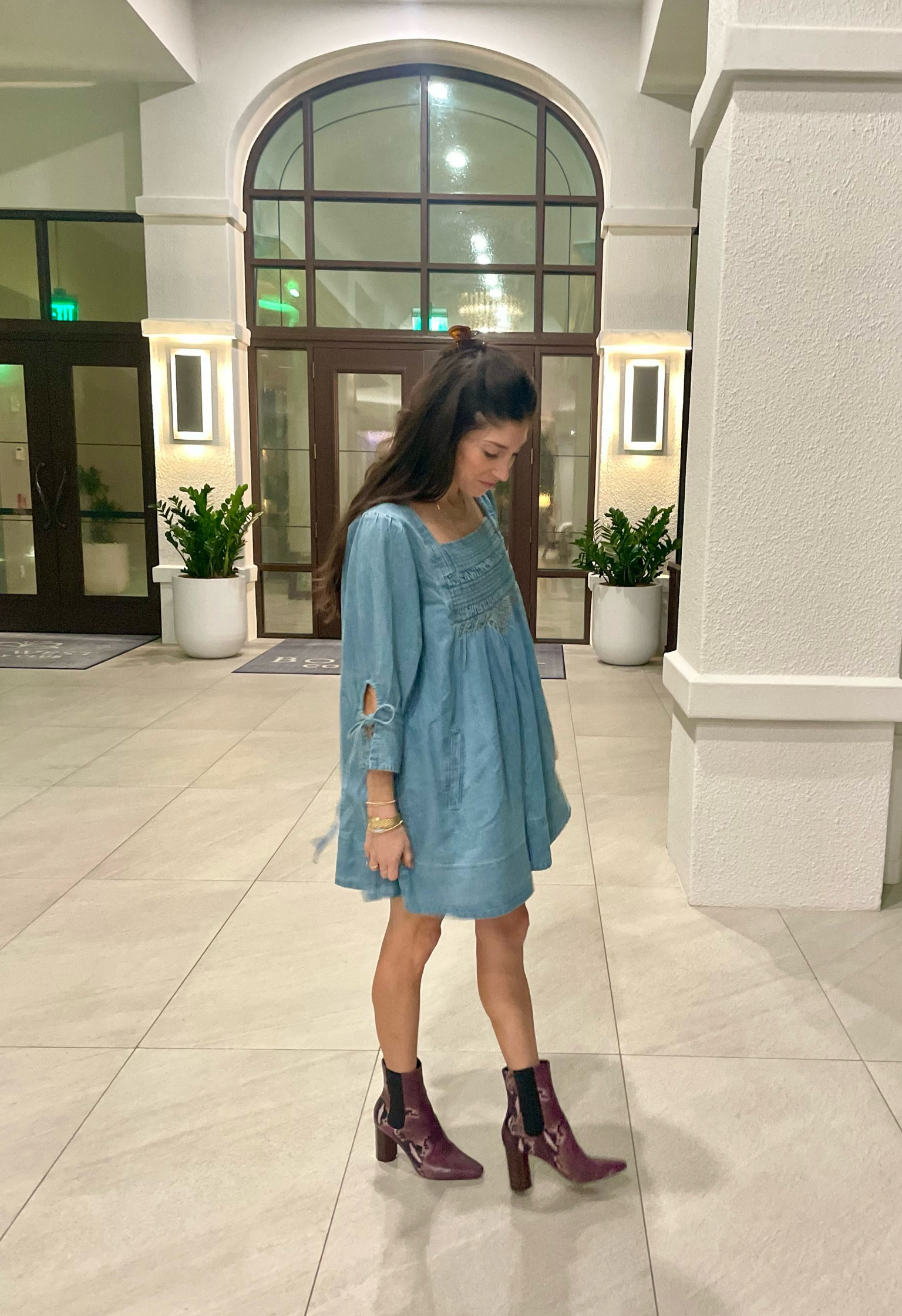 Free People denim spring transitional dress. Can be worn now with tights and boots but also taken into warmer spring weather with sneakers. 

Wearing an xs



Free people / dress / denim dress / 




#LTKStyleTip #LTKSeasonal
