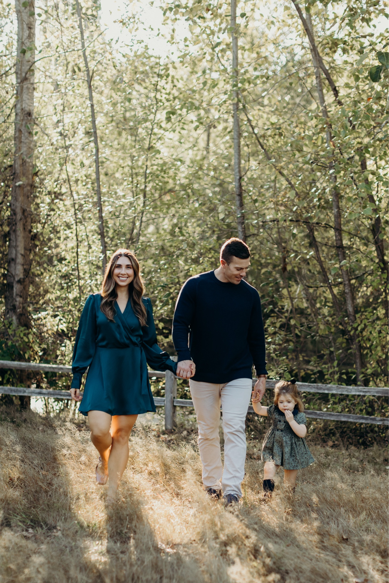 Flashback to our family photoshoot last year 🍂 — Aritzia brought this wrap dress back in more beautiful colors!+ I’ve linked our daughter’s sweet smocked dress + bloomer set in this seasons style.


#LTKFamily #LTKBaby #LTKSeasonal