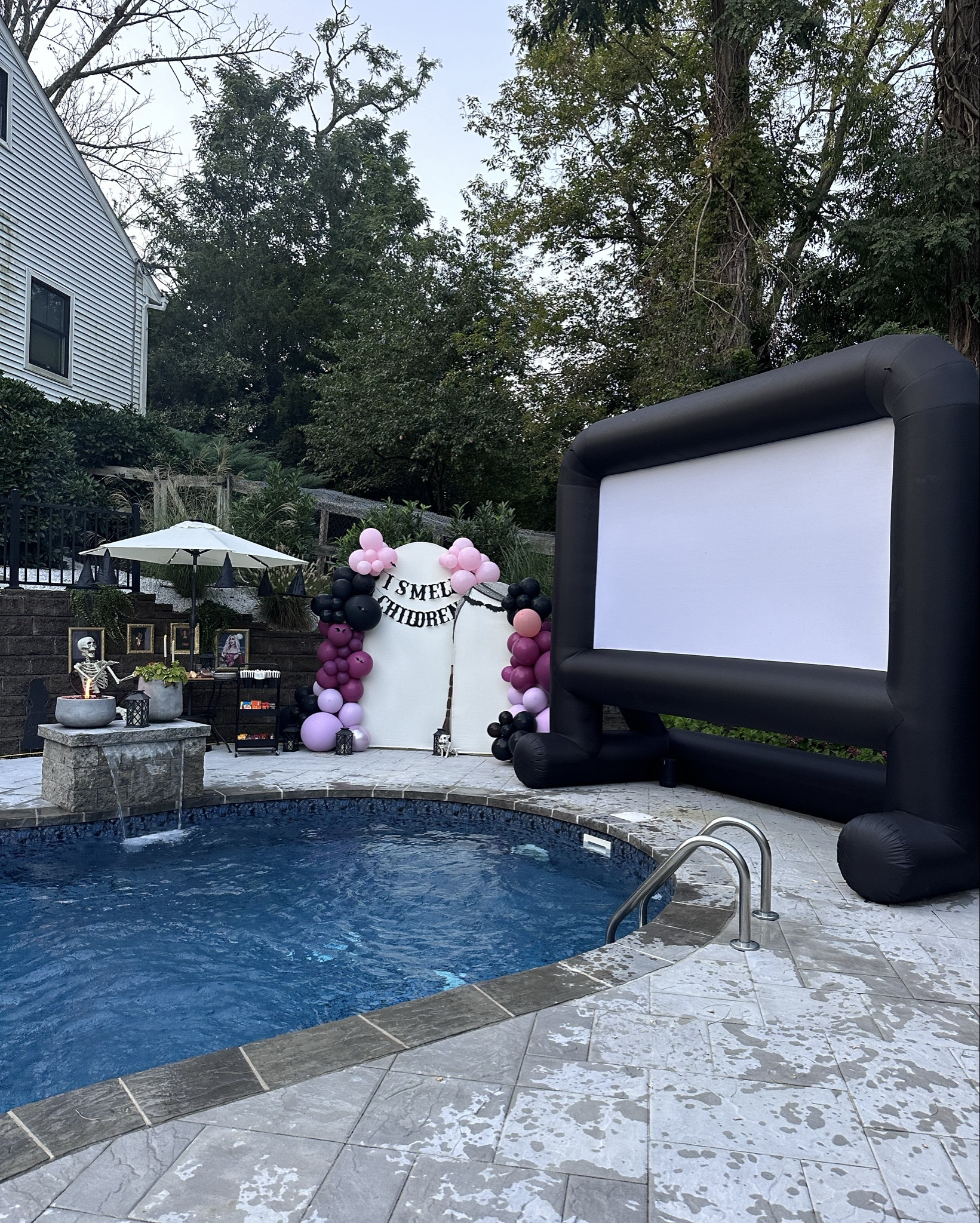 Hocus Pocus movie night by the pooll

#LTKSeasonal