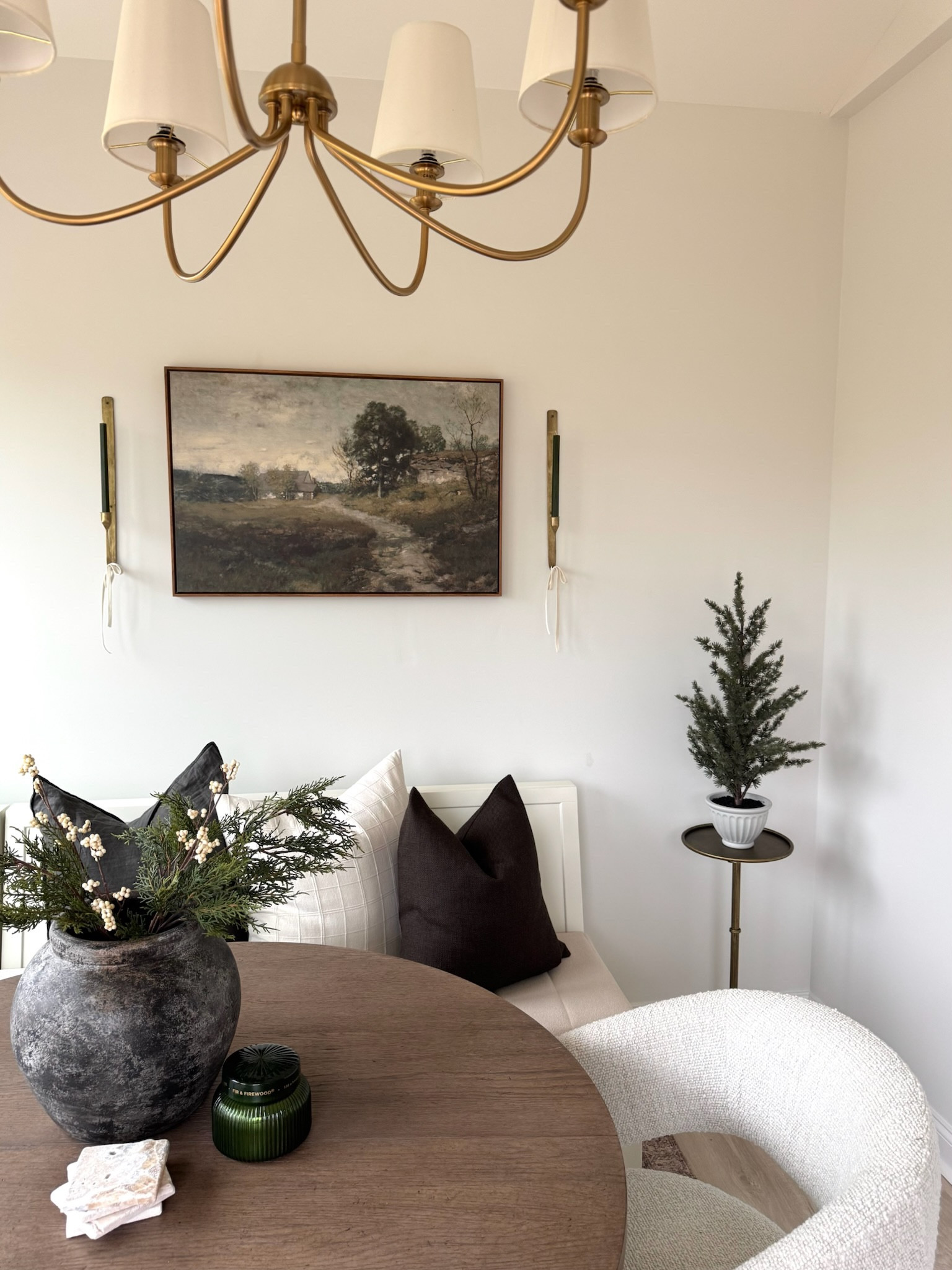 Dining room home decor inspo

#LTKHome