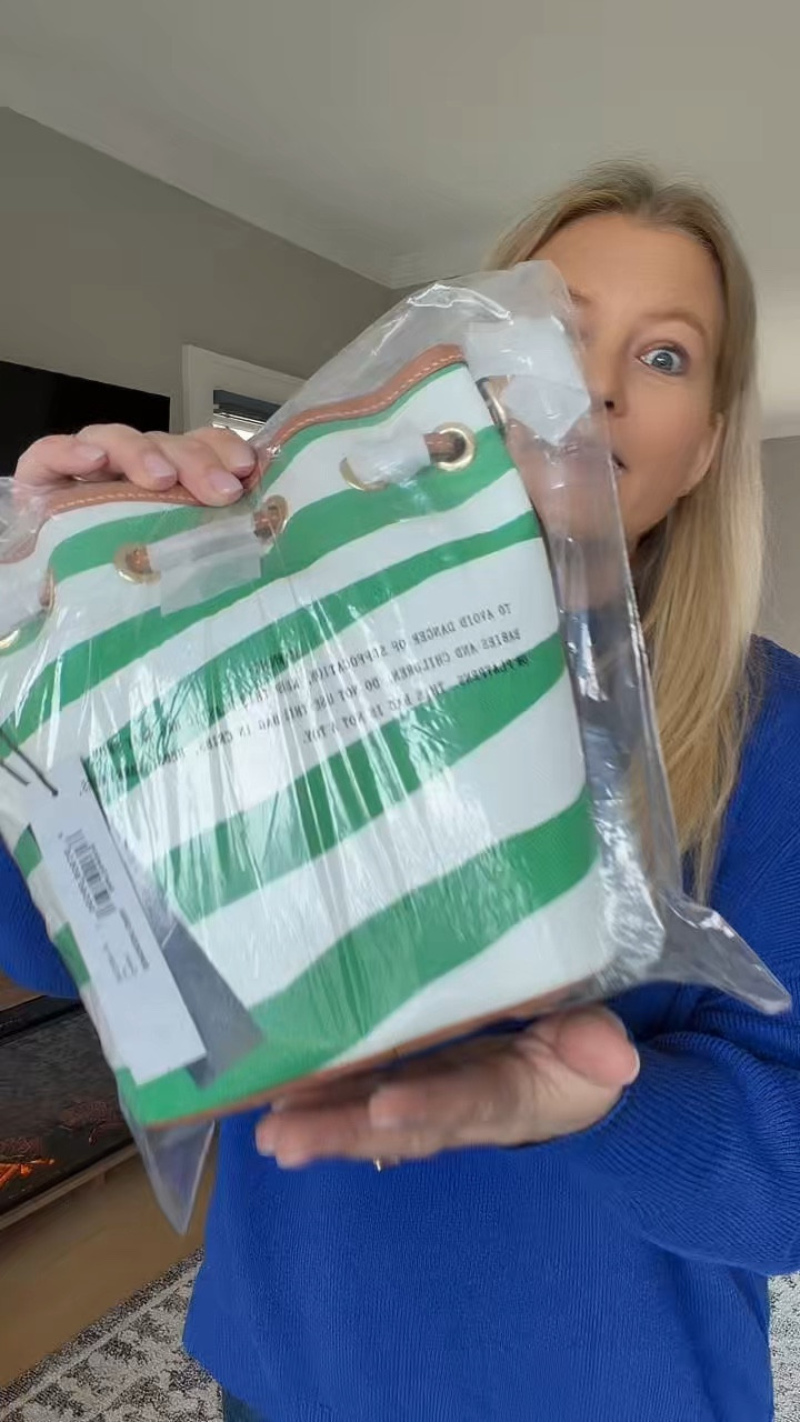 The cross body drawstring bag by Dooney
& Bourke is perfect for summer!
#crossbodybag #bagtok #summerbag
#summerfashioninspo

#LTKU #LTKActive #LTKootd