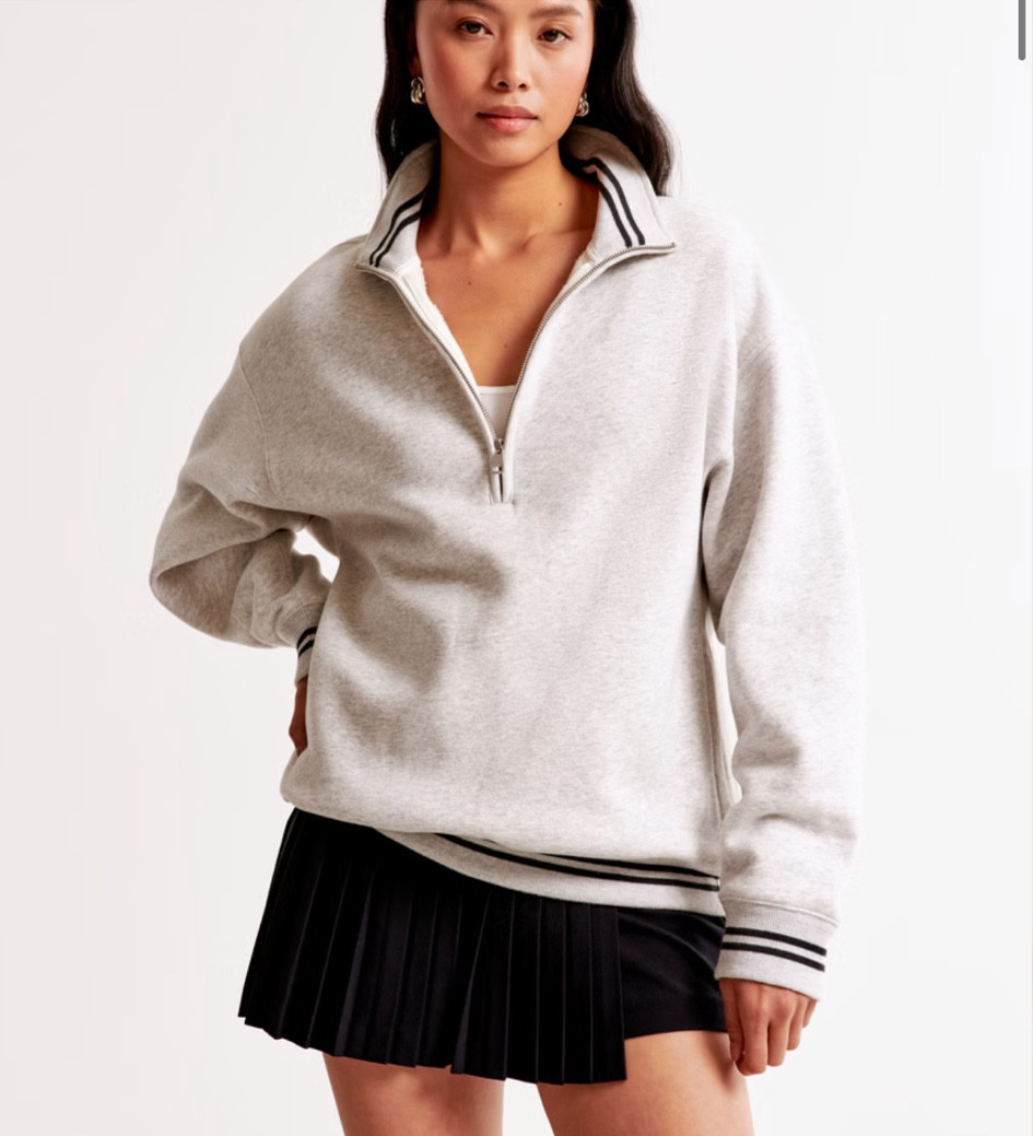 Sweats on sale 🎀

#LTKGiftGuide #LTKActive #LTKSaleAlert