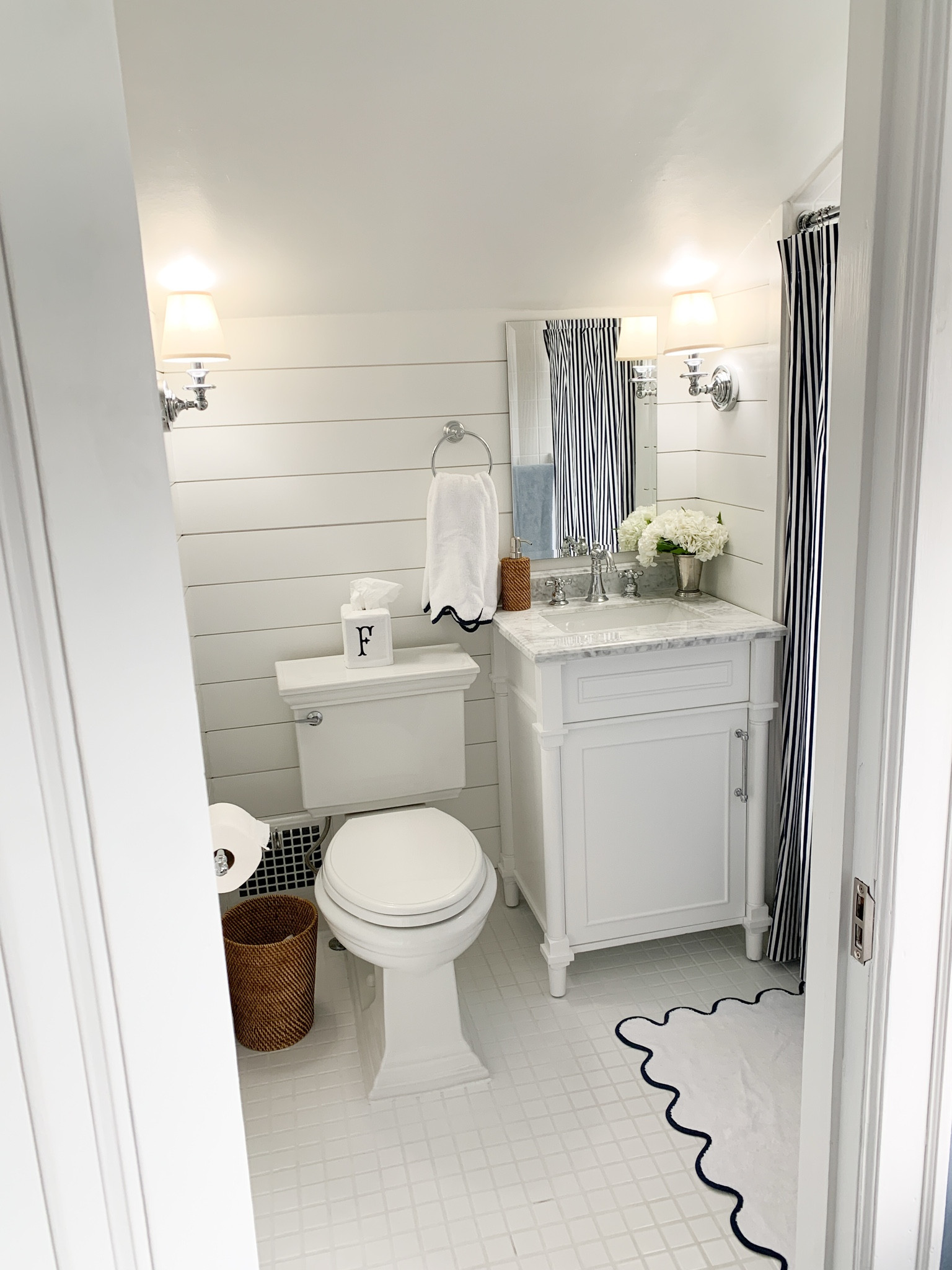 Our updated coastal inspired bathroom 💙

#LTKHome #LTKFindsUnder100