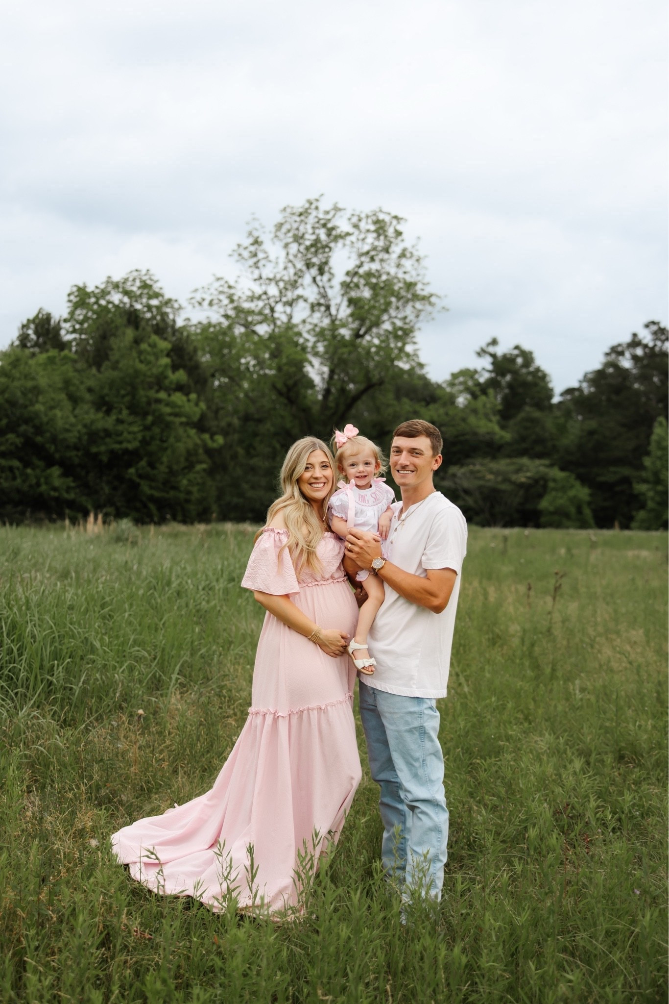 3 weeks or less until we become a family of 4 💐

Maternity Picture Links. Baby girl Maternity Link. Baby Girl Outfit Links. Big Sister Outfit Links. Family Photo Outfit Links. Amazon Links.

#LTKmomlife #LTKBaby #LTKBump