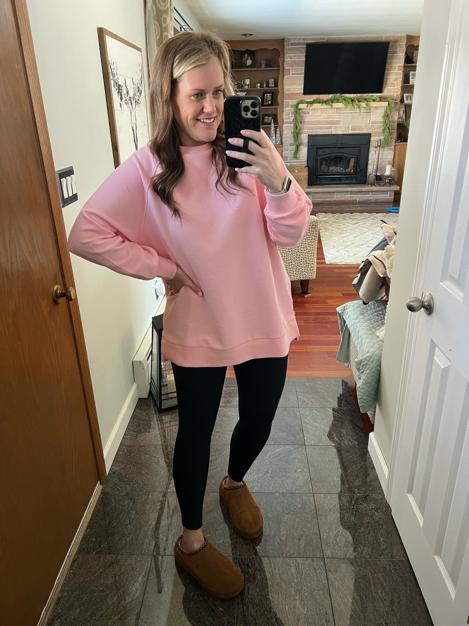 Today’s OOTD! 🩷

Amazon pullover 
Amazon leggings
Bearpaw boots
Amazing finds 
Found it on Amazon 

#LTKstyletip #LTKparties #LTKhome