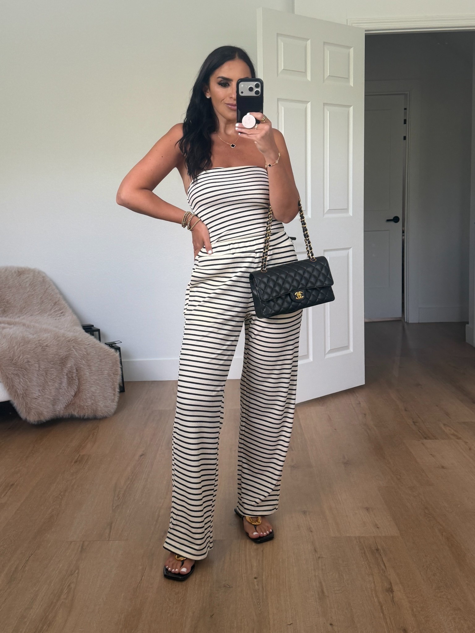 Women 2 Piece Set wearing size small. 