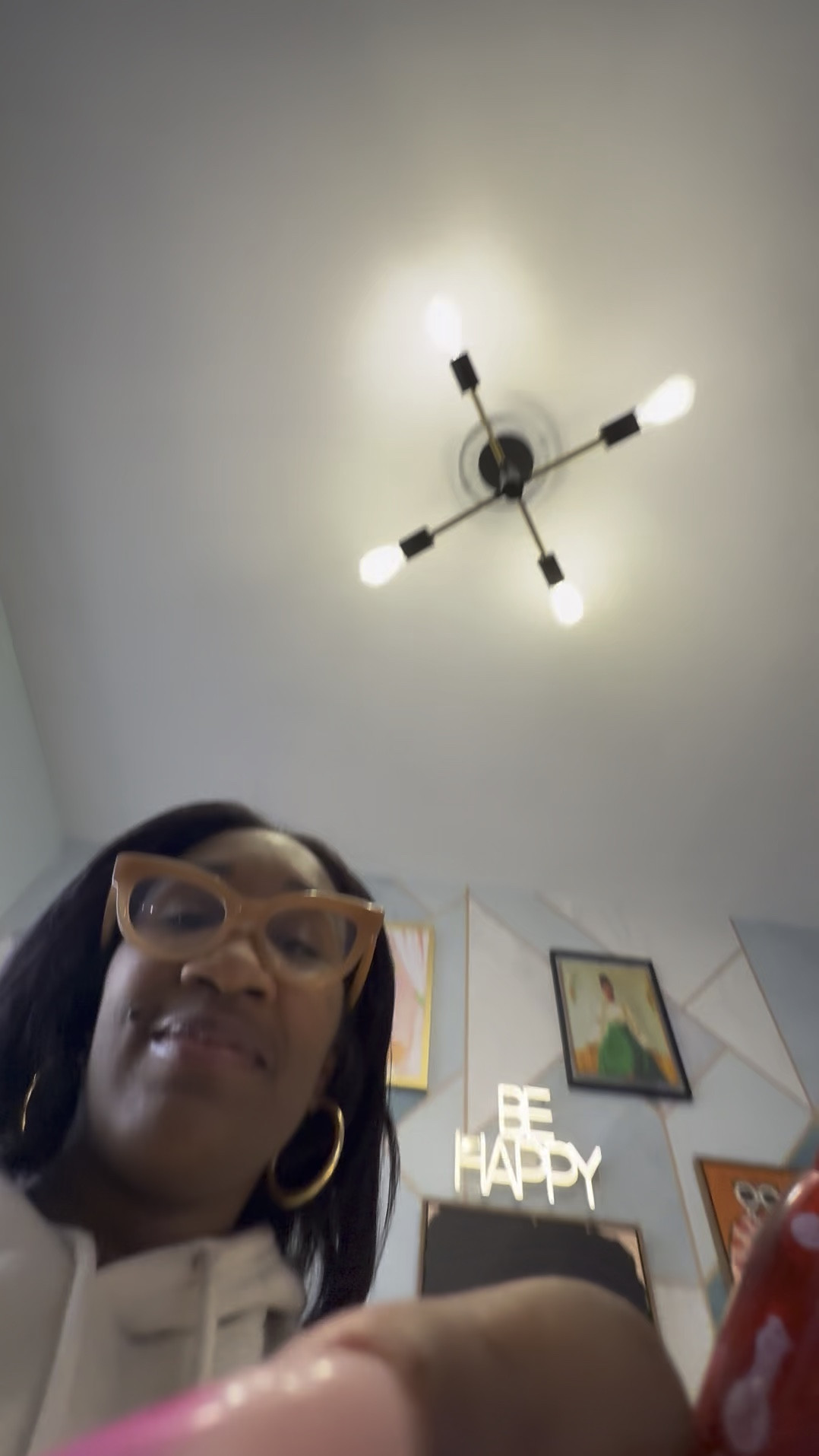 POV: Monday multitasking and gettin
‘ish done! Book release in 12 days! 
Linked: My favorite new desk gadget and my upcoming book: 100 Things to Do in Las Vegas Before You Die 