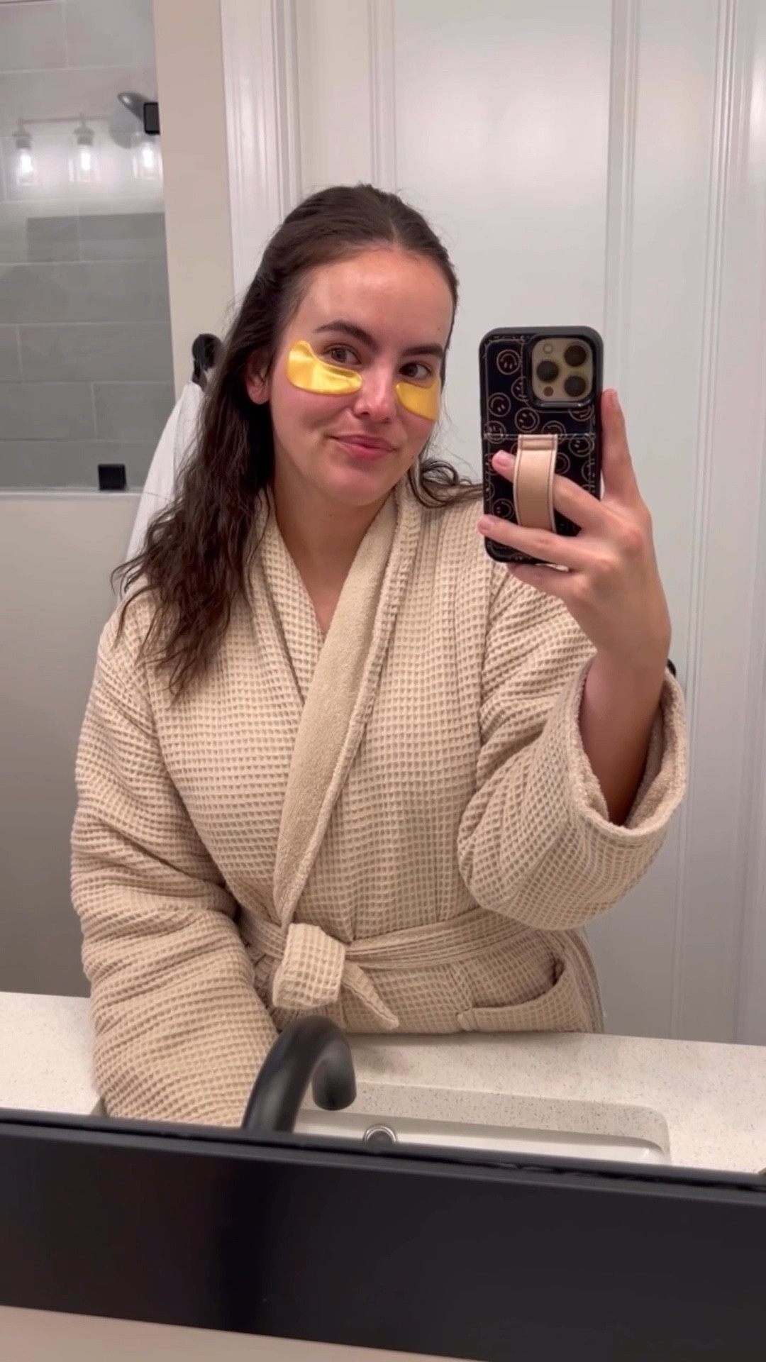 30 days of Amazon favorites day 2; gold eye masks 💛💛

#LTKStyleTip #LTKSeasonal #LTKBeauty