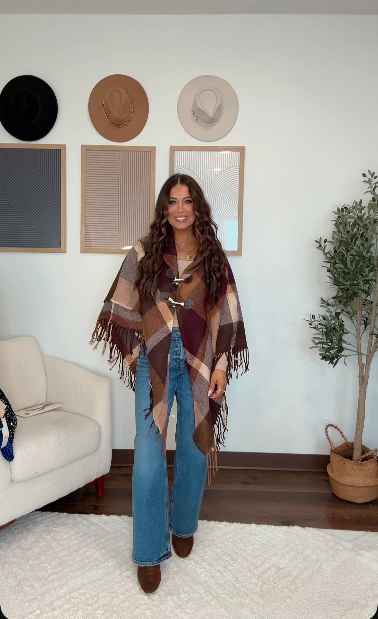 If cozy had a look 🤎🧣
Love this plaid poncho for chilly fall days — easy to throw on and instantly looks styled. Perfect for family dinners or outdoor gatherings!

Jean’s pictured our the ones from Abercrombie and I love them I’m in a size 26 short!

✨ Tap for outfit details
#CozyFallStyle #AmazonFashion #ThanksgivingOutfit #FallLayering #PlaidPoncho #FallOutfitInspo

#LTKGiftGuide #LTKootd #LTKFindsUnder50