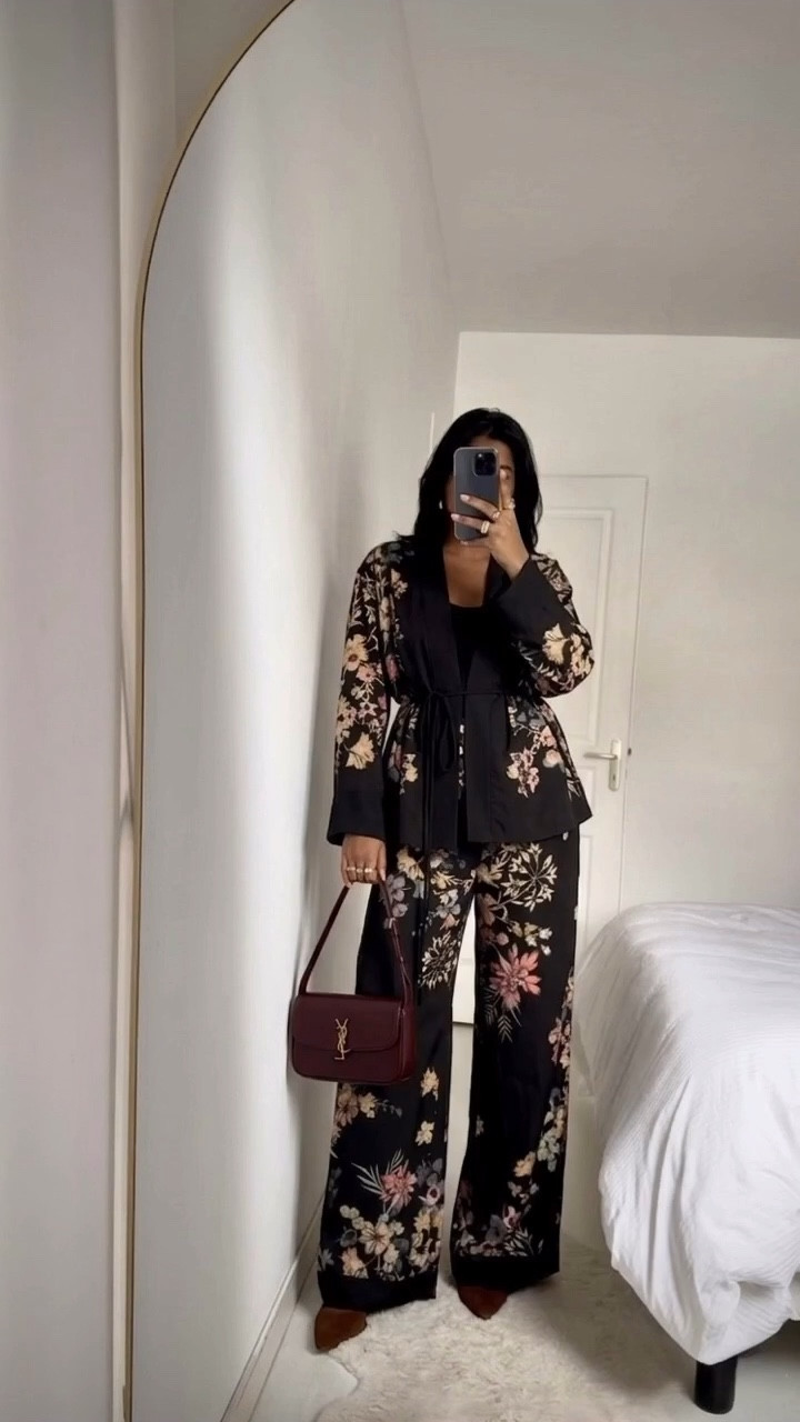 Obsessed with these printed sets from H&M ✨
Effortless, stylish and easy to wear
.
Links are available under “March links” in my main profile @bruna_b_huet 
.
Os Links estão disponíveis no destaque “March links” no meu perfil principal @bruna_b_huet