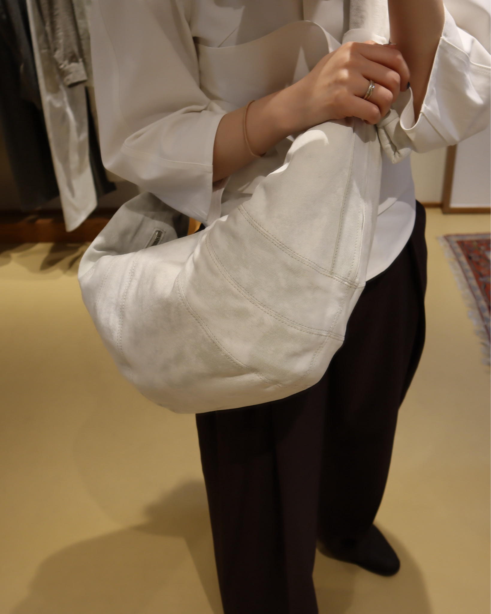 Wow! What a croissant bag made of denim canvas cotton👀!

#lemaire #lemairecroissantbag #bag 

#LTKAsia #LTKitbag #LTKU