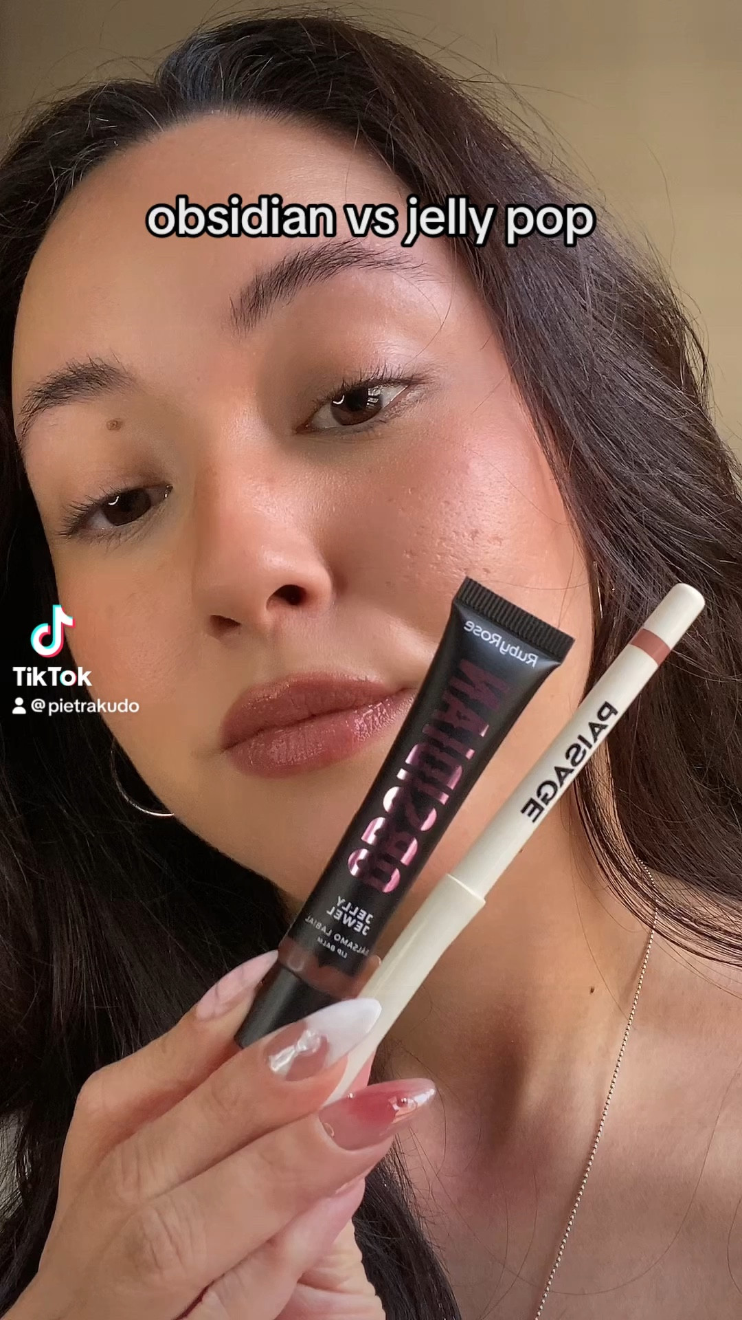 #lipcombo qual seu fav? 🍫 ou 🍬

🍫ruby rose obsidian TIGER EYE 
🍬ruby kisses jelly pop CANDY POP


#maquiagem #rubykisses #rubyrose 

#LTKbrasil #LTKbeleza