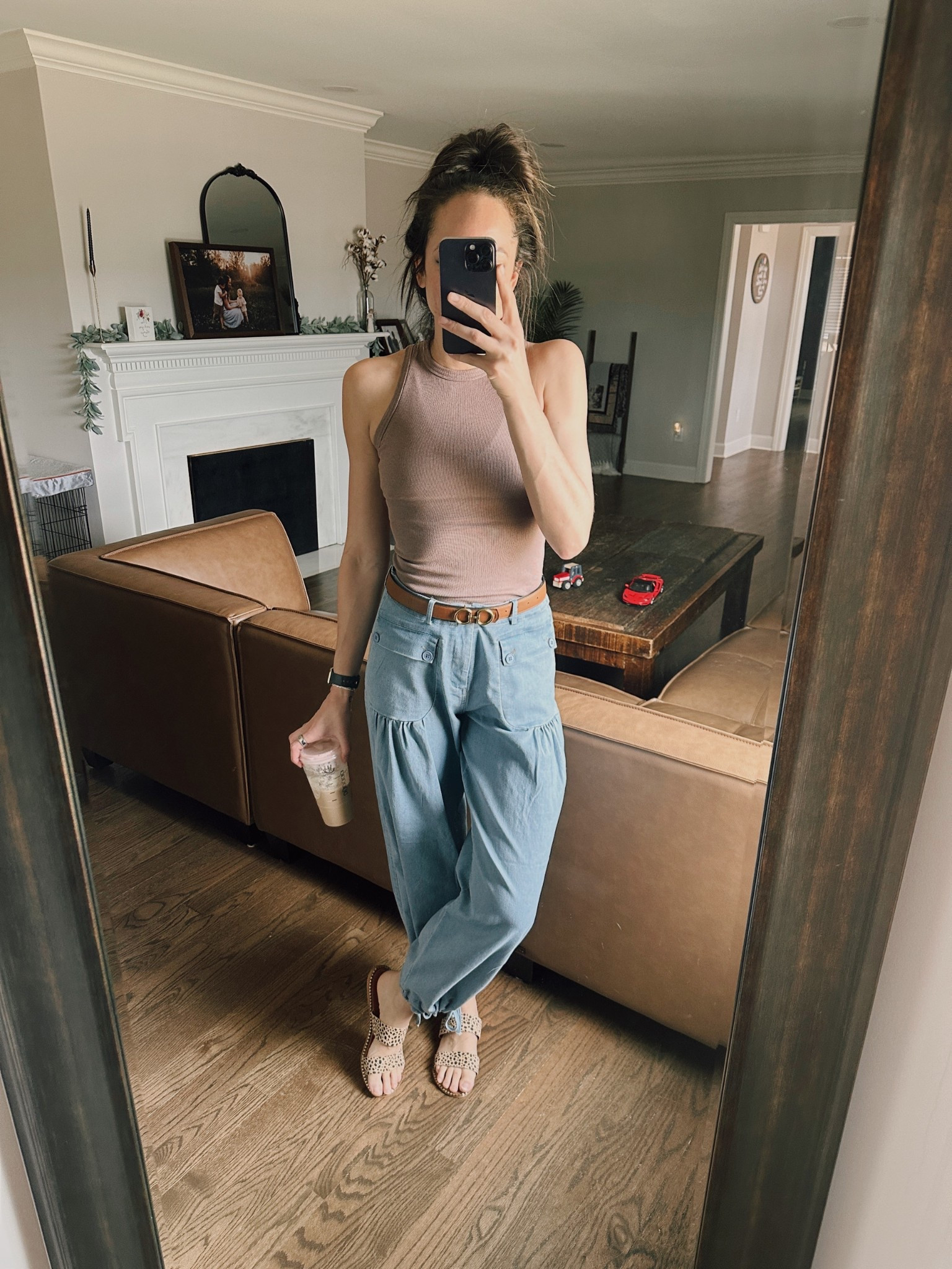 Cute and comfy fit of the day ☀️🫶🏽 #momfashion #amazonfashion #barrelpants #springfashion 

#LTKStyleTip #LTKWatchNow #LTKFindsUnder50