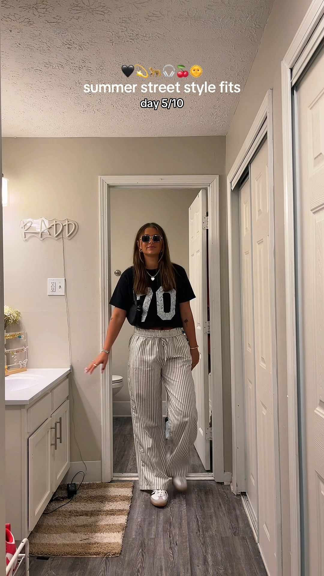 these pants are my new obsession 😇 day 5 of the tik tok series! follow me @ paigedtaylor for more 🖤

#LTKSaleAlert #LTKGiftGuide #LTKFindsUnder100