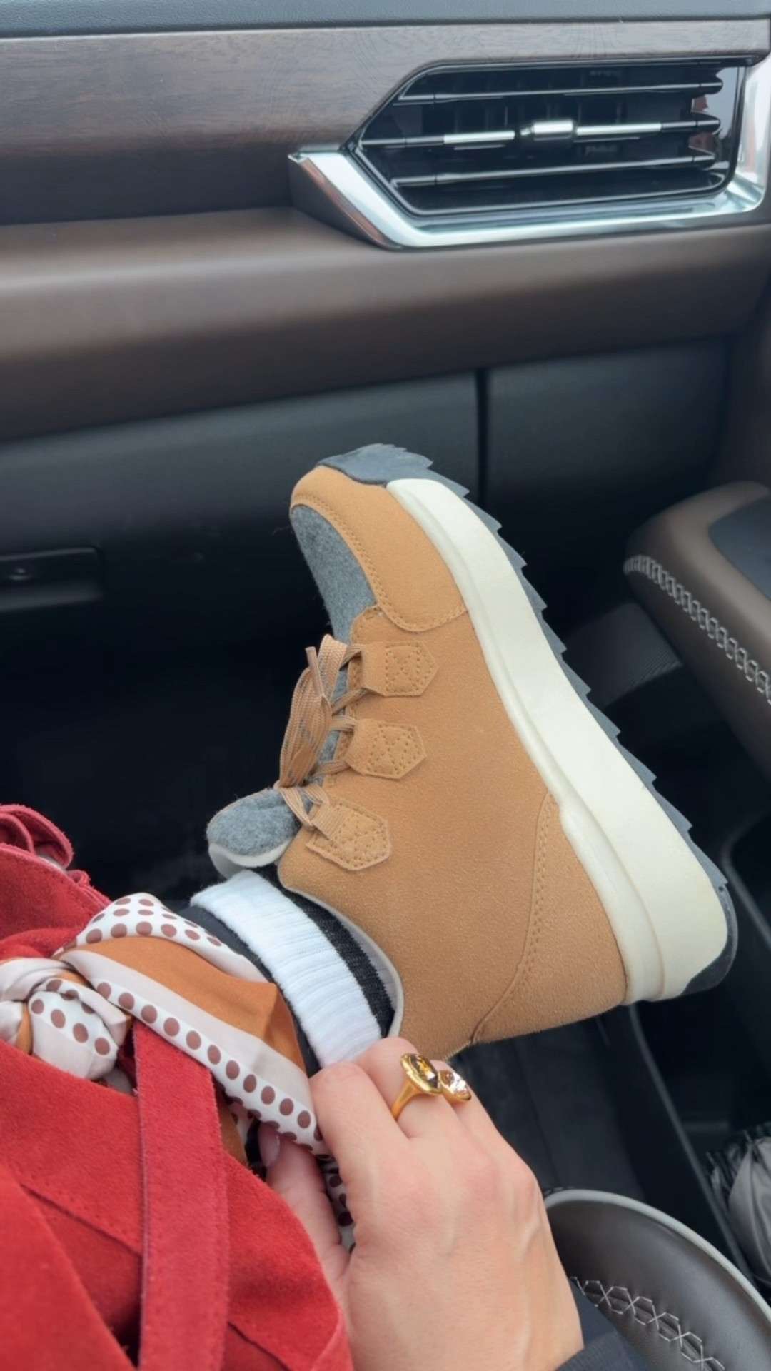 If snow boots, sneakers, and trail shoes had a baby…..these are so cute and comfy!!!!! Fit TTS!

#LTKTravel #LTKSeasonal #LTKSaleAlert