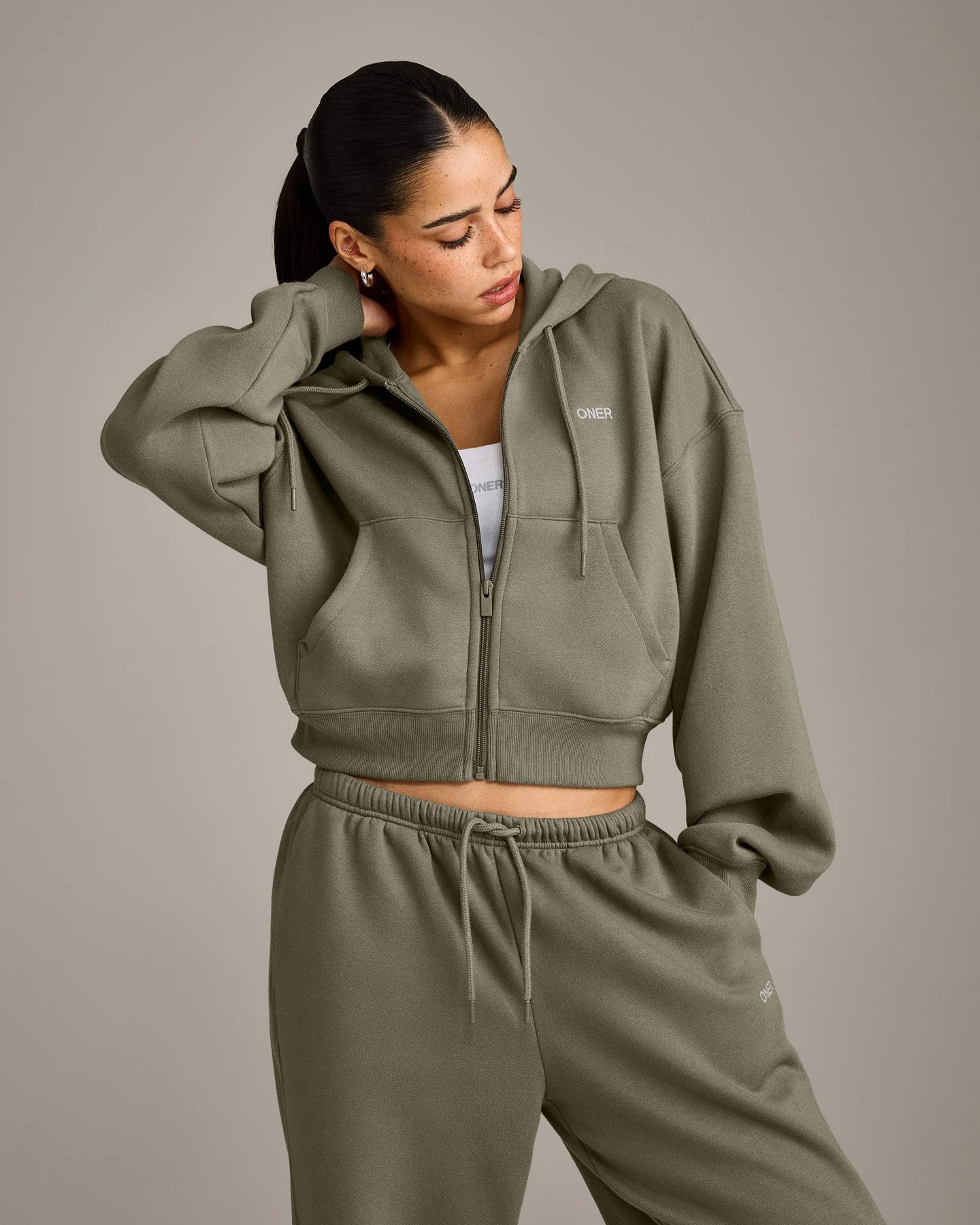 Foundations All Season Cropped Zip Up Hoodie
Alpine Green | Oner Active (UK / US)