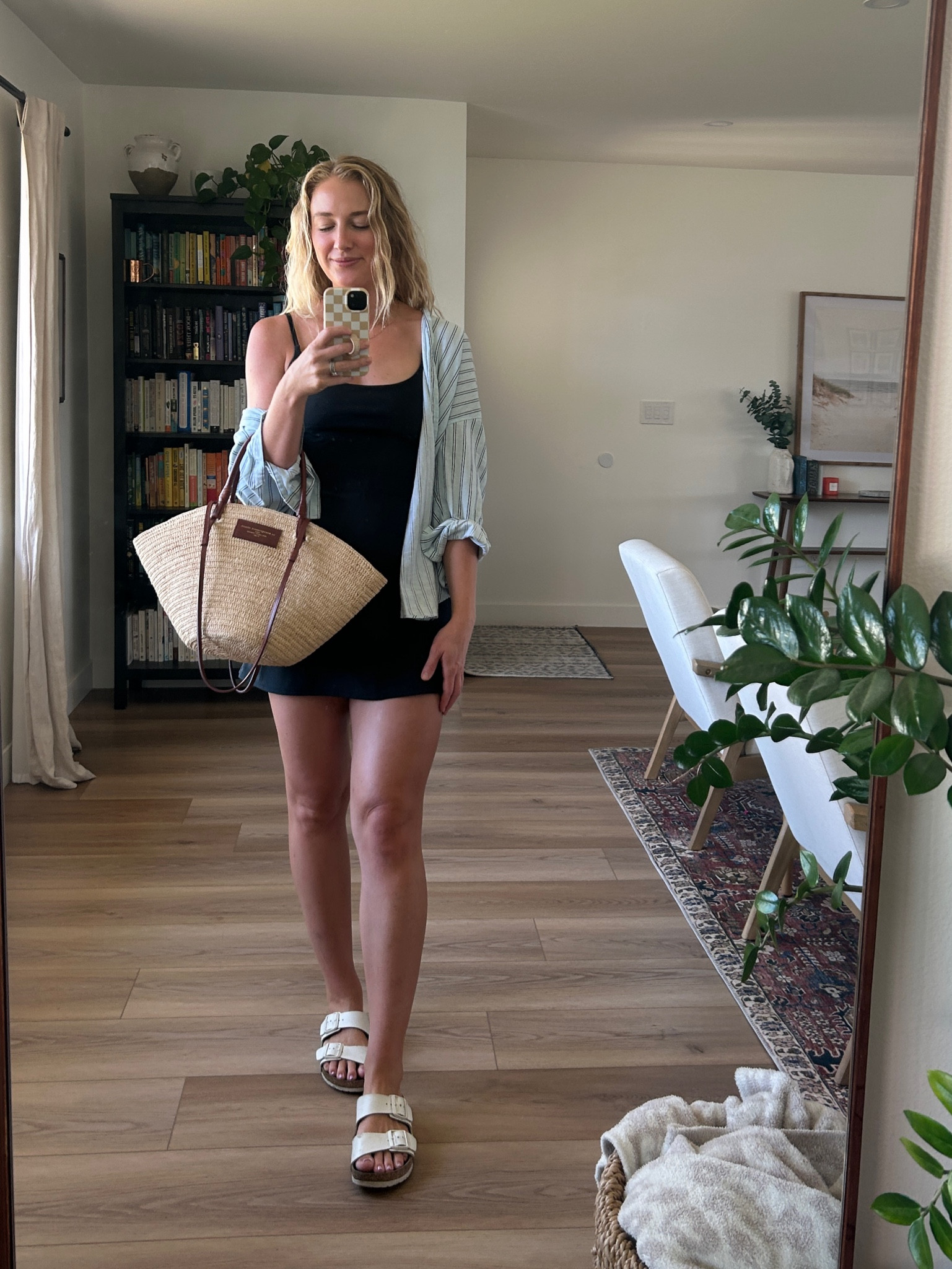 Two years later and this Traveler dress from Abercrombie is still what I reach for when idk what to wear! So comfy and it comes in tall sizes 🔥 on sale for $35 today 