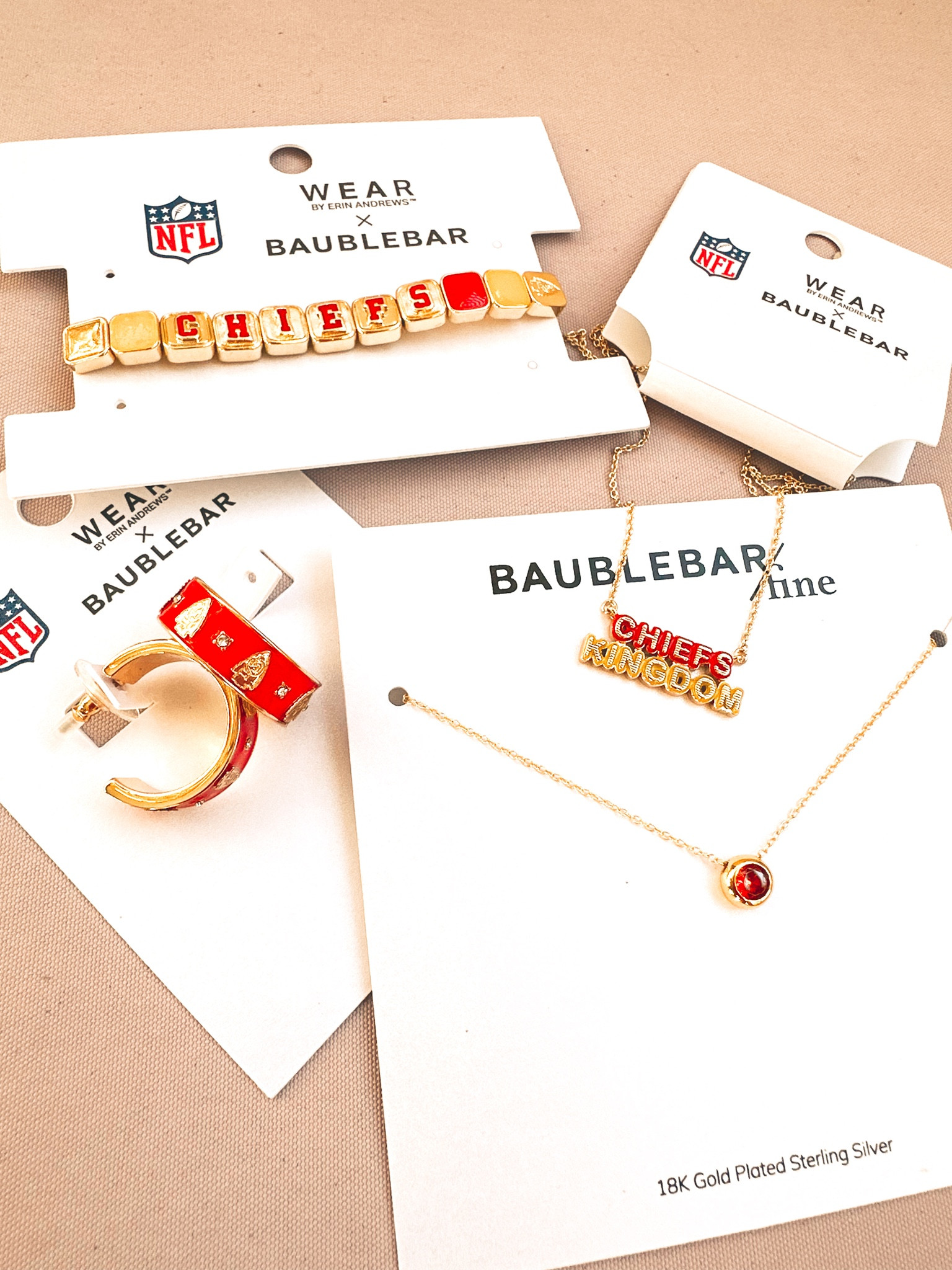 Baublebar and WEAR BY Erin Andrew’s Chiefs jewelry collection! 
Out just in time for the season!


#LTKFindsUnder50 #LTKSeasonal #LTKU