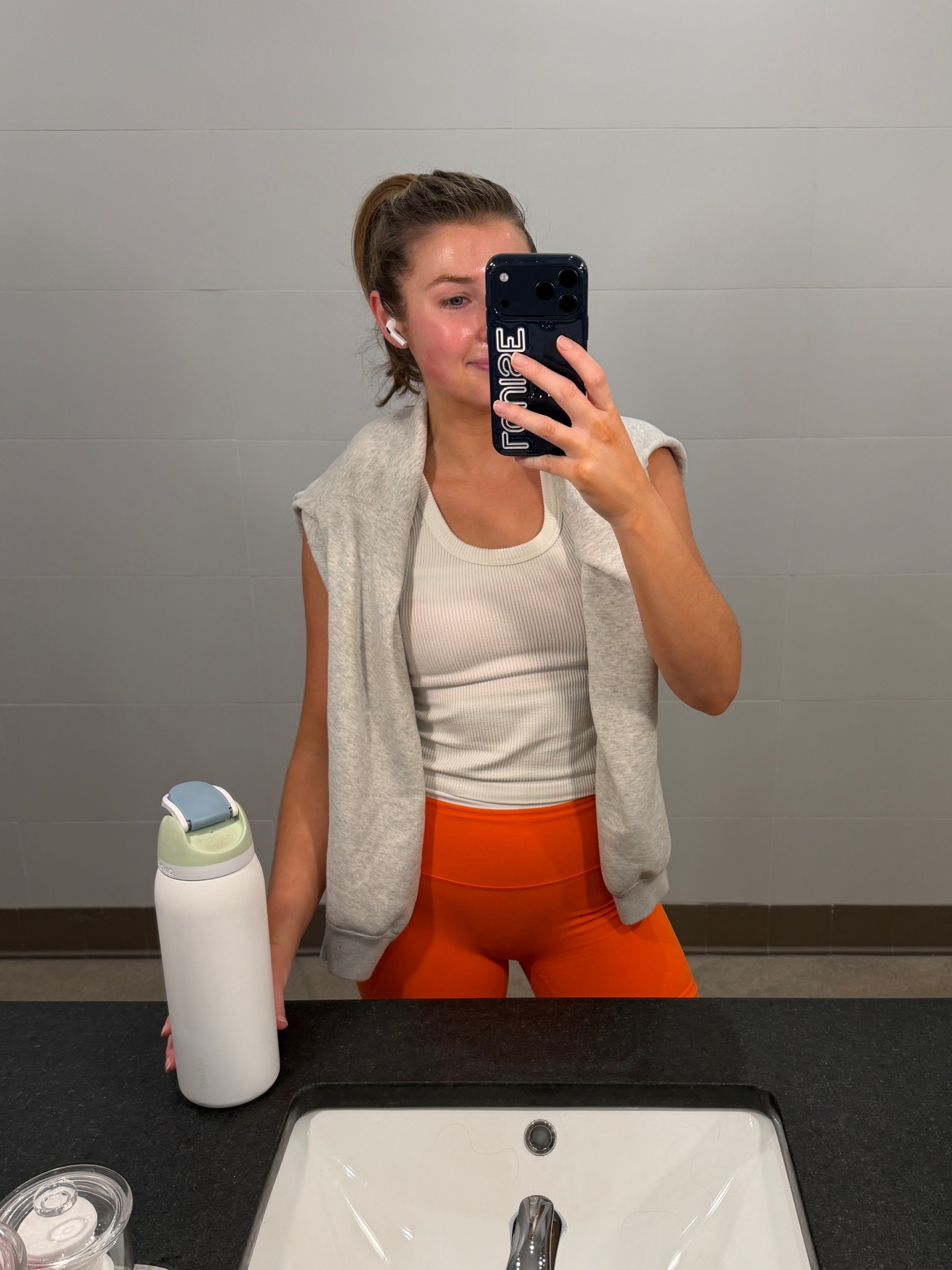 Gym fit this morning! Orange set is old from Abercrombie!