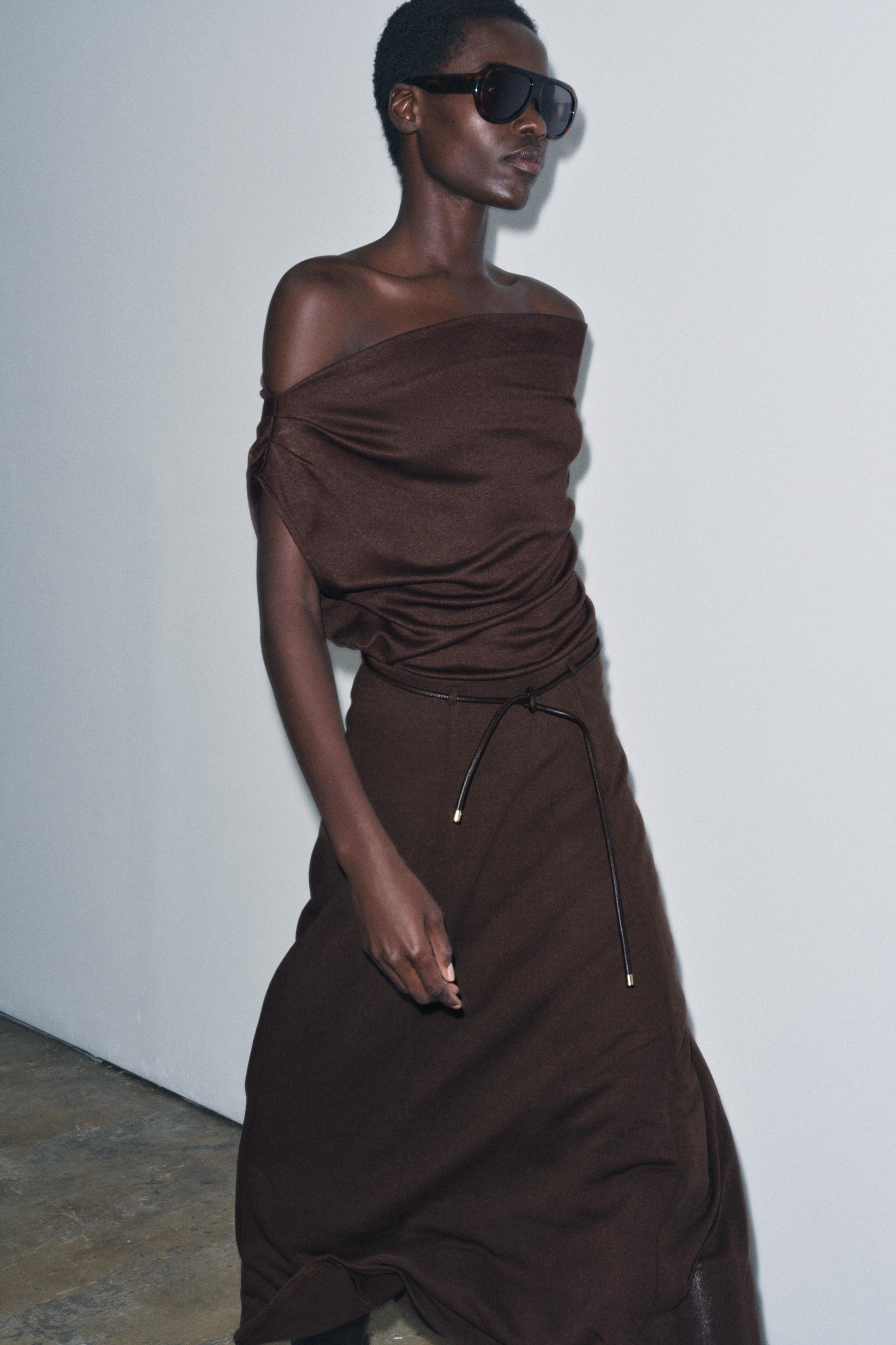 ASYMMETRIC CUT-OUT KNIT TOP | Zara UK