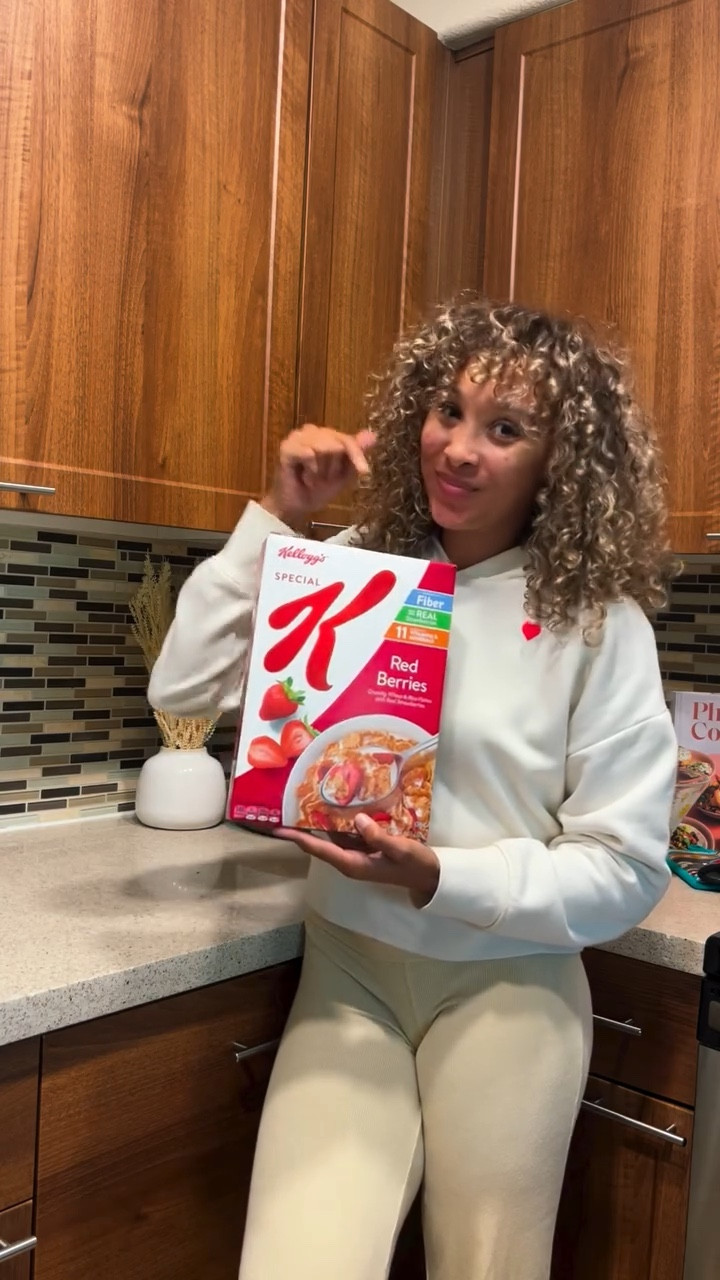 The Fiber and Protein duo you’re missing! 

Yall know I’m a simple girl. @specialkus makes it easy to go after your gains and hit your nutrient goals! 

#stackyourbowl #ad #fiber #arizonapersonaltrainer