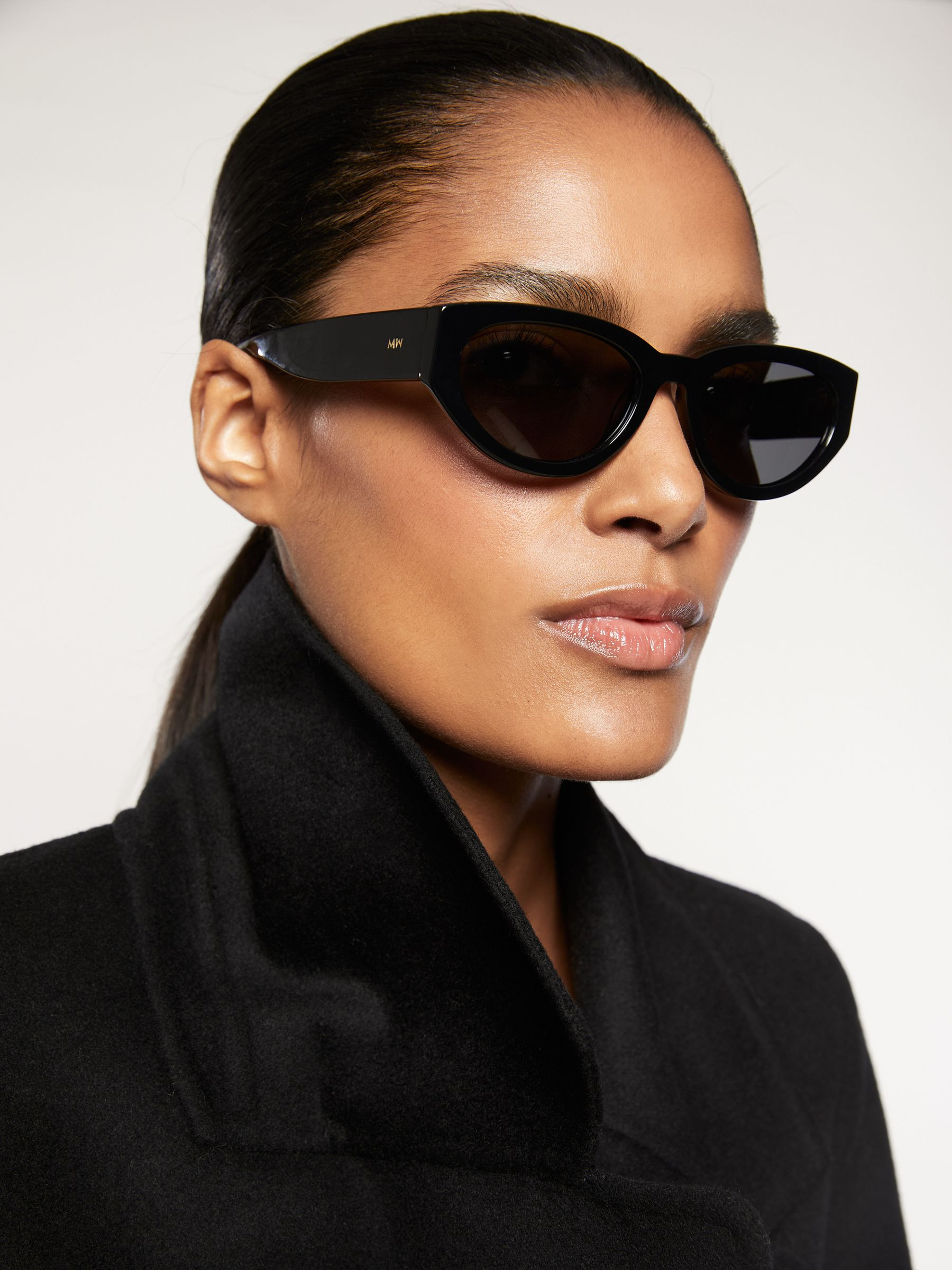 Reiss MESSYWEEKEND Oval Frame Sunglasses in Black - REISS | Reiss UK