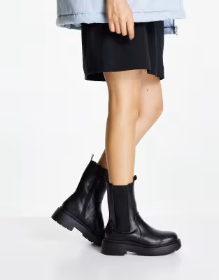 New Look high ankle pull on chelsea boot in black | ASOS (Global)
