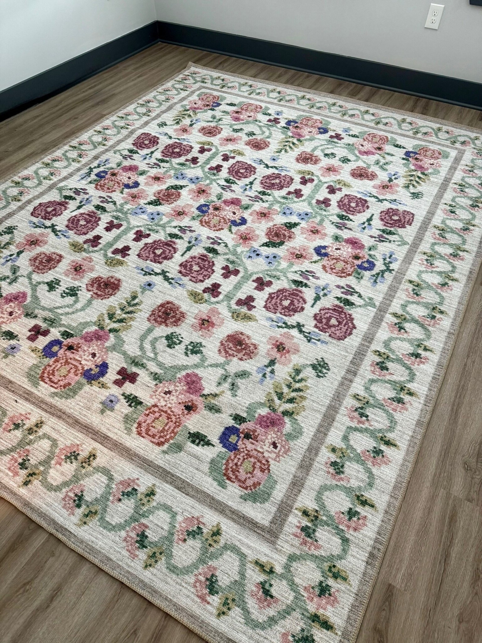 🌸 RUG REVEAL! 🌸
Our new Loloi x Rifle Paper Co. rug just arrived and I am absolutely blown away by the quality! The Rosa print is even more beautiful in person—lush, vintage-inspired florals and the perfect soft pop for our space. Obsessed is an understatement! 💕

#LoloiRugs #RiflePaperCo #BeccaFritzFinds 


#LTKHome #LTKSaleAlert
