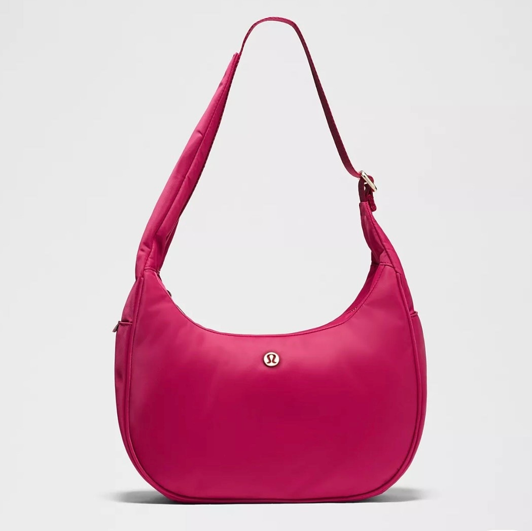 Lululemon Shoulder Bag on sale for $39 + free shipping! 💕

#LTKSpringSale #LTKActive #LTKSaleAlert