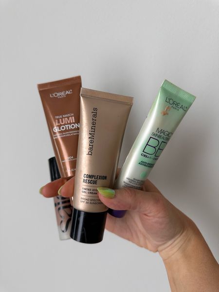 My go to summer glow products for a make up less look!

Make up, beauty, affordable beauty, drug store makeup , glowy skin, summer skin, no makeup look

#LTKBeauty