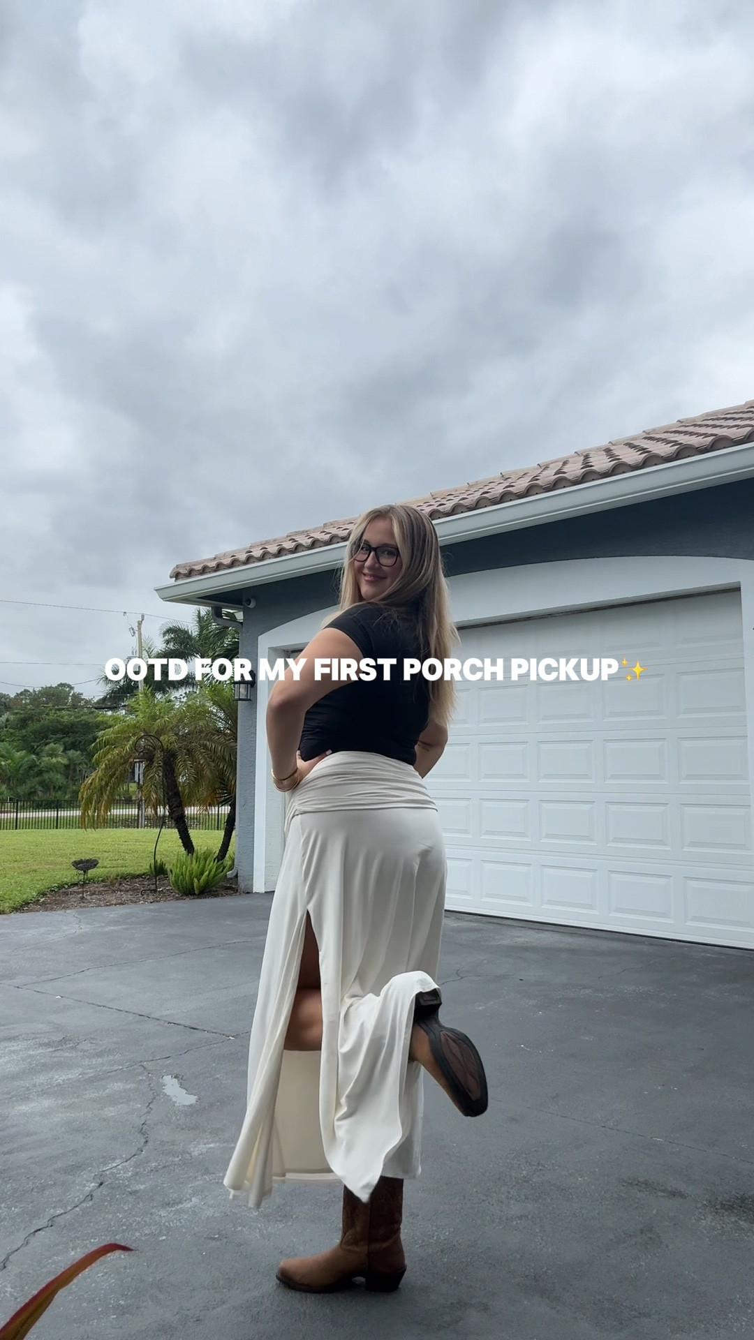 My outfit for my first porch pickup

#LTKFindsUnder50 #LTKShoeCrush #LTKStyleTip