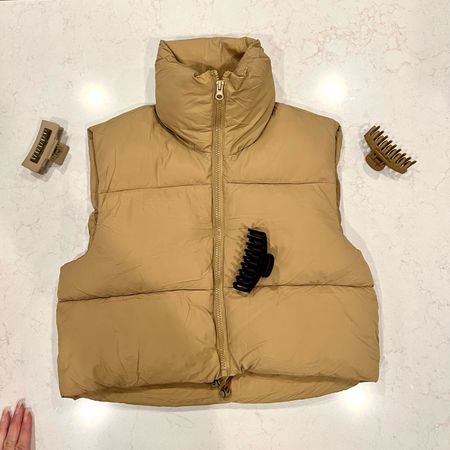 Khaki Cropped Puffer Vest, Claw Hair Clips, Neutral Style, Winter Fit 

#LTKFind #LTKfit #LTKstyletip