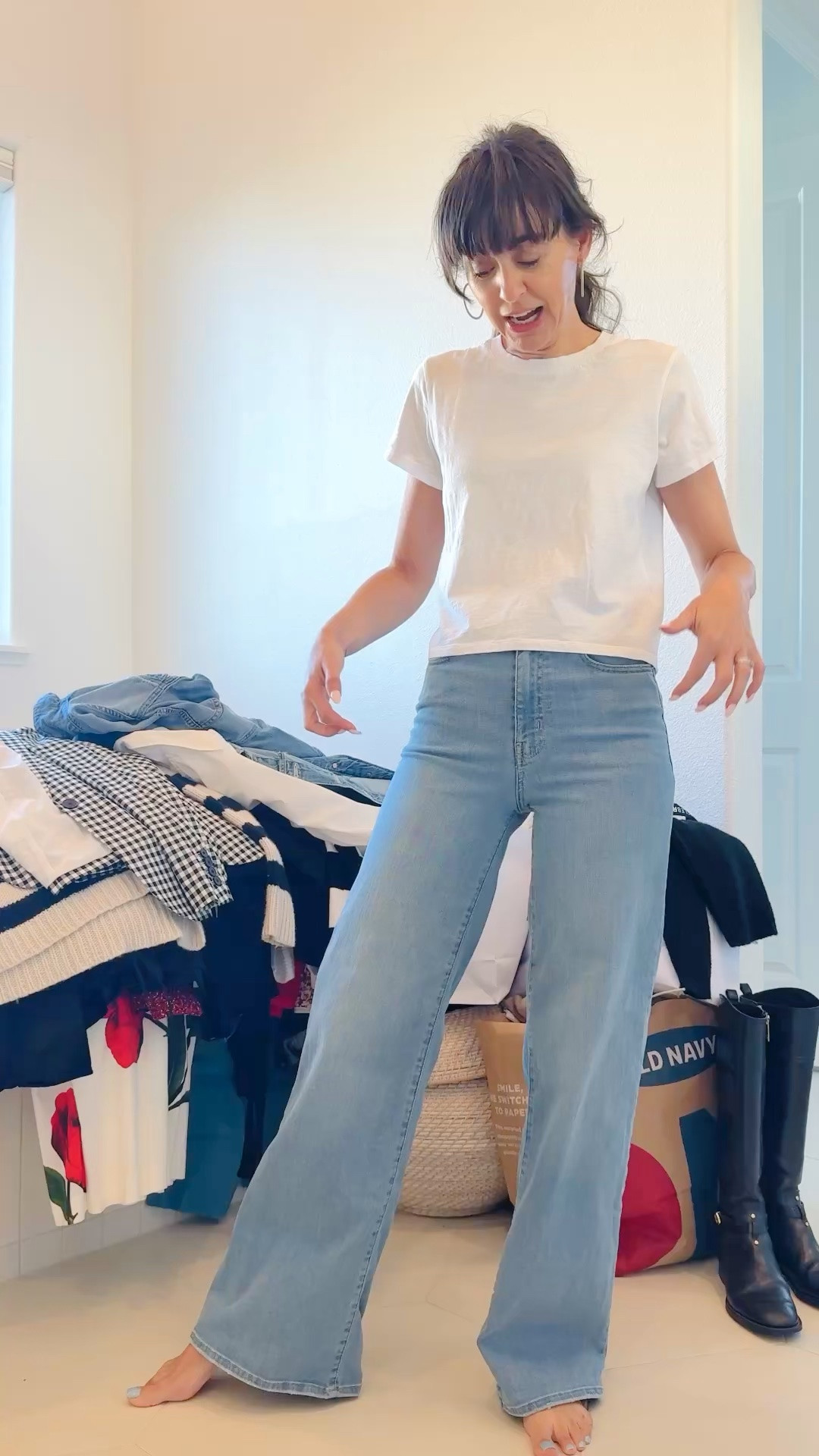 I forgot about these jeans I love. When you have a lot of clothes sometimes the best outfit is the simplest and yet makes you feel your best. 

This pair and 2 more from FRAME along with summer favorites on sample sale from @Splendid