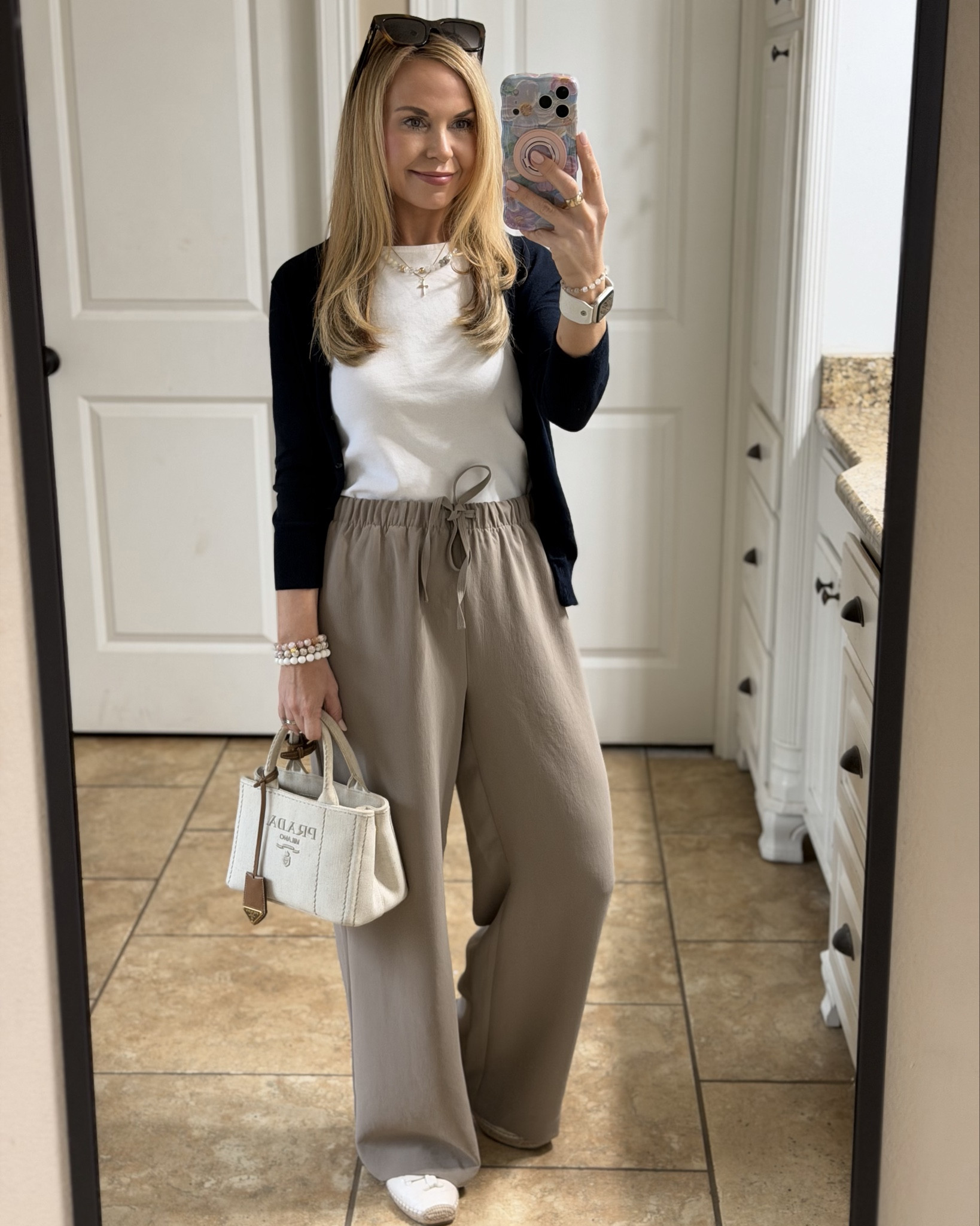 My most comfy pants from @Aritzia 

#LTKWorkwear #LTKTravel #LTKPetite