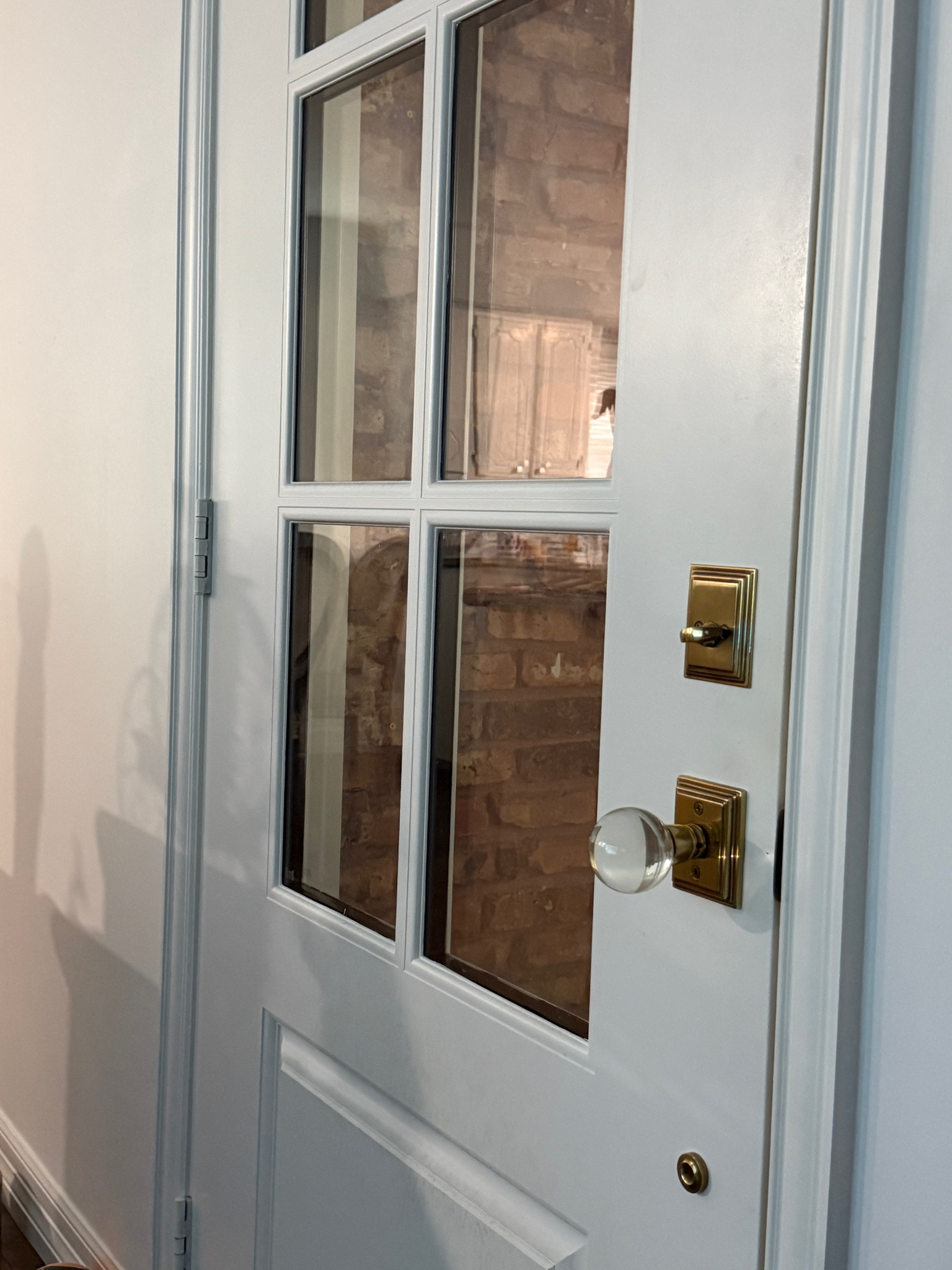 Ah-DOOR-able!!!  Obsessed with our new door and hardware!!!!  😍🚪
We have the Emtek Hamden Handle set with the Bristol crystal knob in French Antique Brass

#LTKHome #LTKFamily