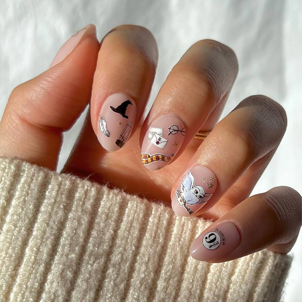 Harry Potter™ x Glamnetic Press On Nails - Hogwarts™ | Semi-Transparent Multi Graphic Short O... | Amazon (US)