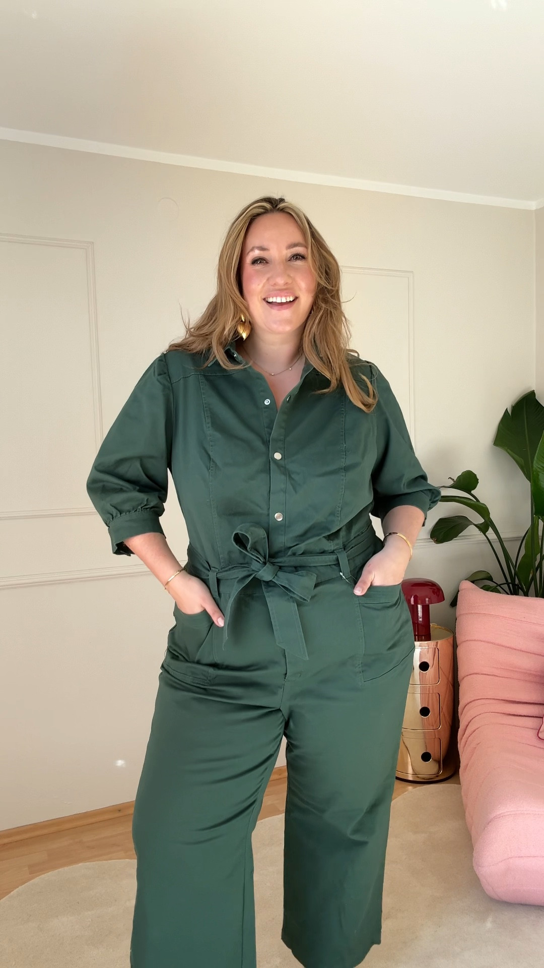 Bist du noch auf der Suche nach dem Perfekten Jumpsuit? 😍 Ich habe ihn gefunden und lieeeeebe ihn. Gibt es von Gr. 36-52 

#LTKdeutschland #LTKstyletip #LTKplussize