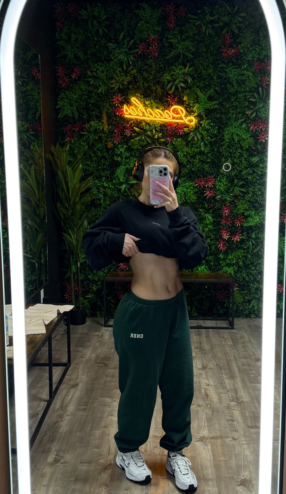 gym outfit & waist trainer

#LTKfitnessgoals #LTKActive #LTKootd