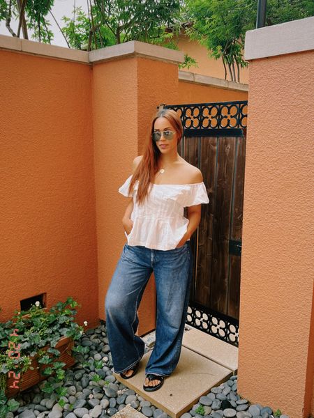 These jeans are actual silky sweats printed to look like denim and they’re MAGIC. I sized up but wish I hadn’t—take your true size. They’re life changing. 

Denim
Jeans
Spring style
Spring fashion
Summer outfit
Easy outfit
Free people
Mom style
Mom fashion 