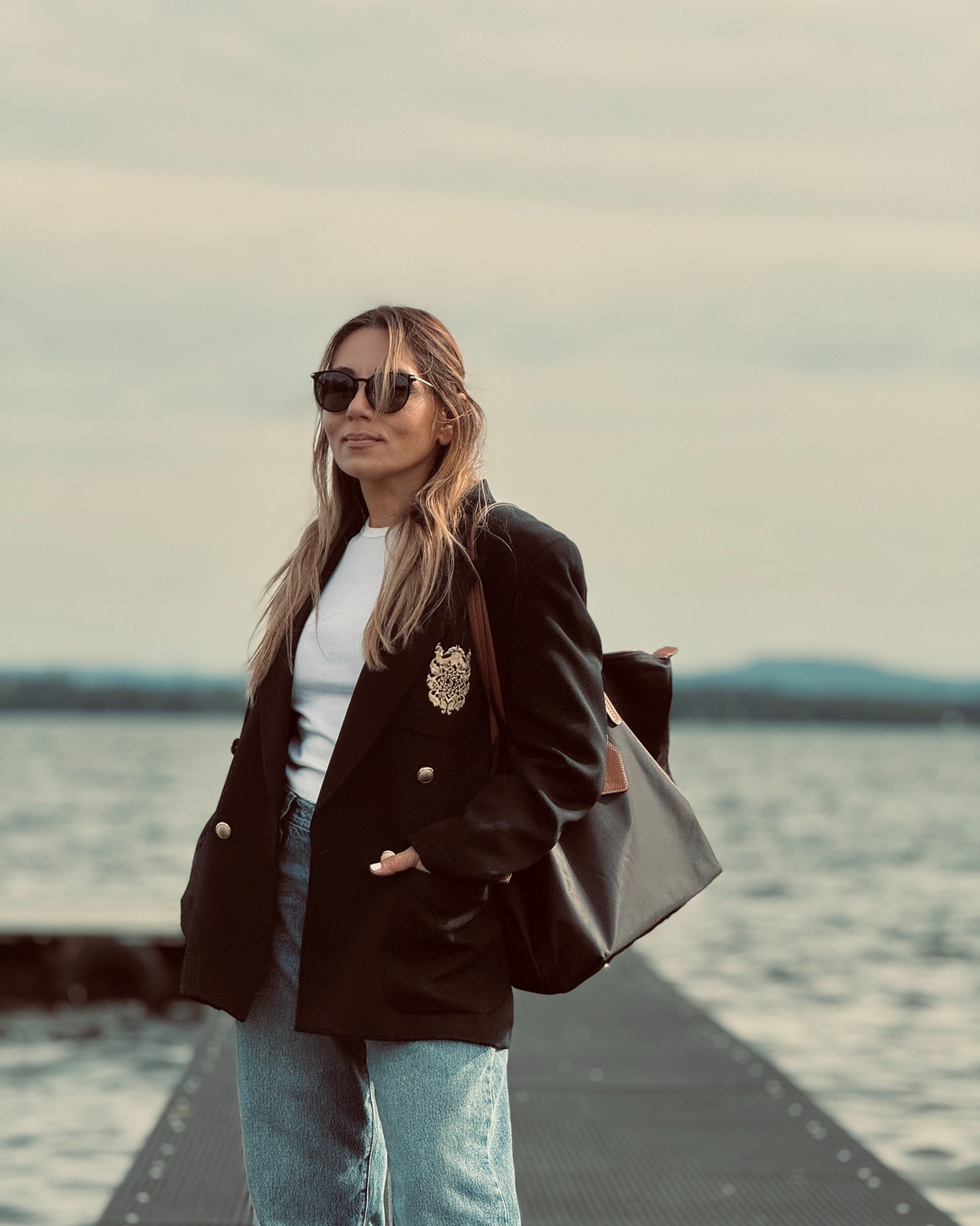 Make a simple white T and jeans outfit better by simply adding a blazer 🖤🤍💙

#LTKaustralia #LTKwinter #LTKover50style