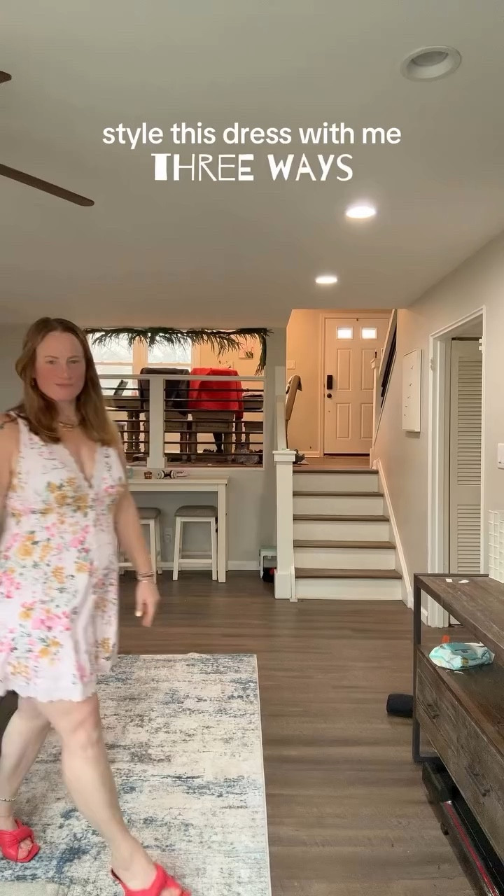 Style this three ways with me! 

This @target dress was flirting with me & she needed to come home with me. So she did & I have zero regrets! 

Which way is your fave? 

#clubtarget #targetpartner #womensdresses #springfashion #momoutfits