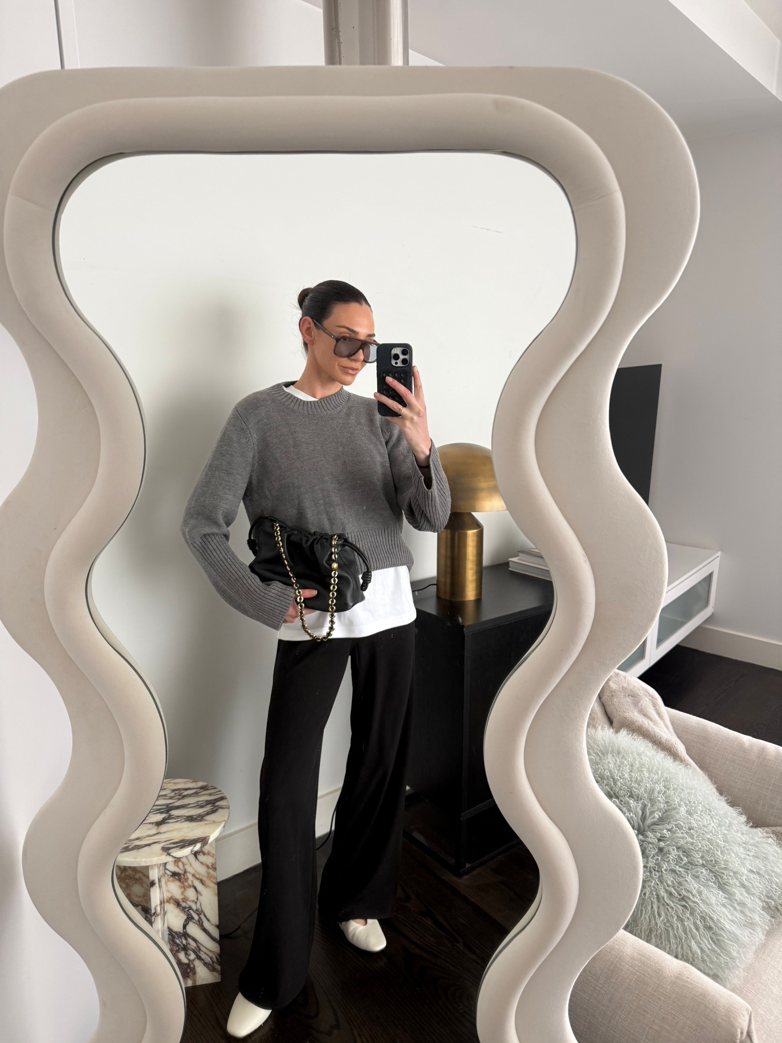 Casual ootd 

Grey sweater 
White tee shirt 
Black trousers 
White leather ballet flats 

Black leather bag 

#LTKaustralia #LTKstyletip #LTKspring