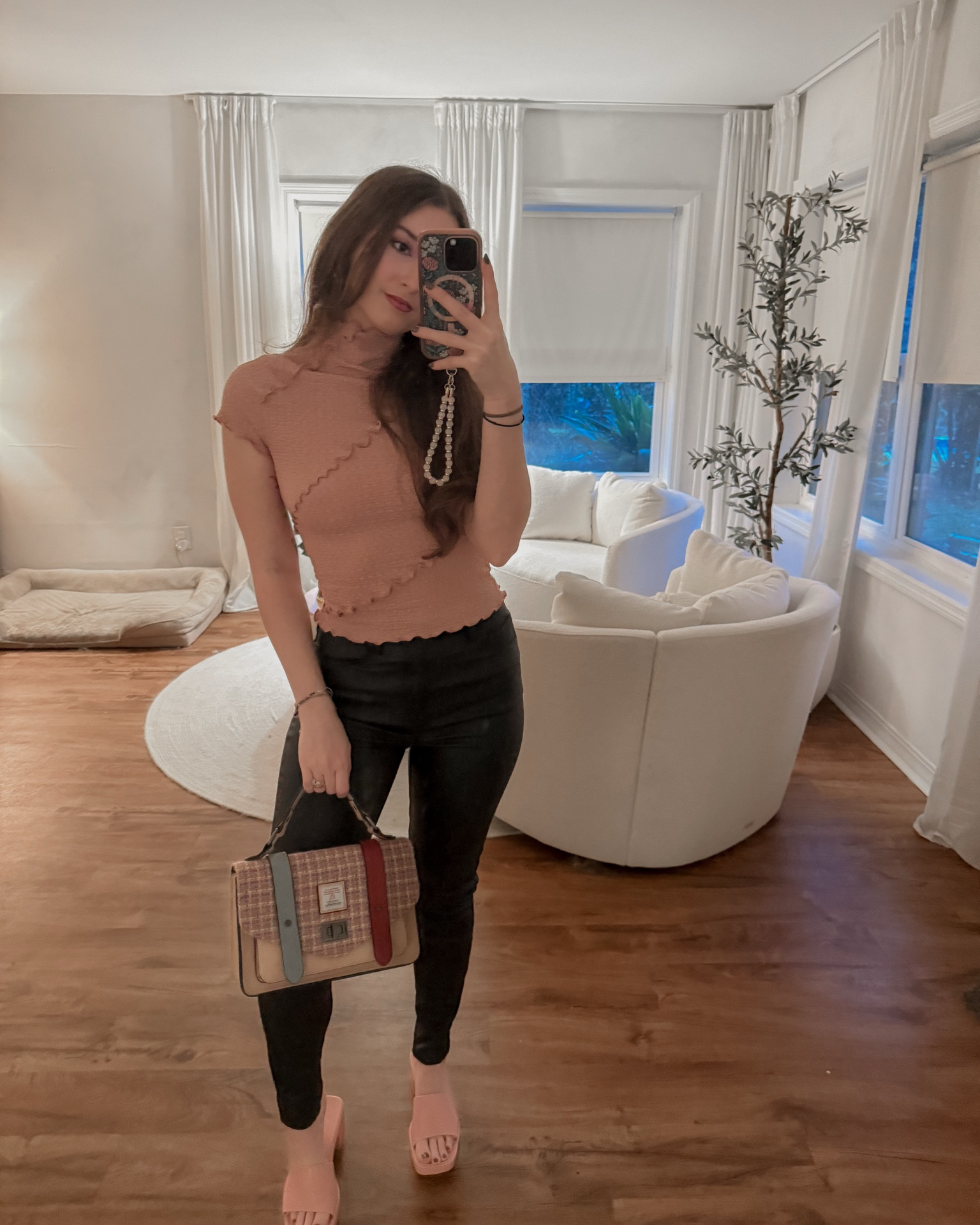 Casual valentines date night outfit. 💓

#LTKSeasonal #LTKStyleTip #LTKFindsUnder50