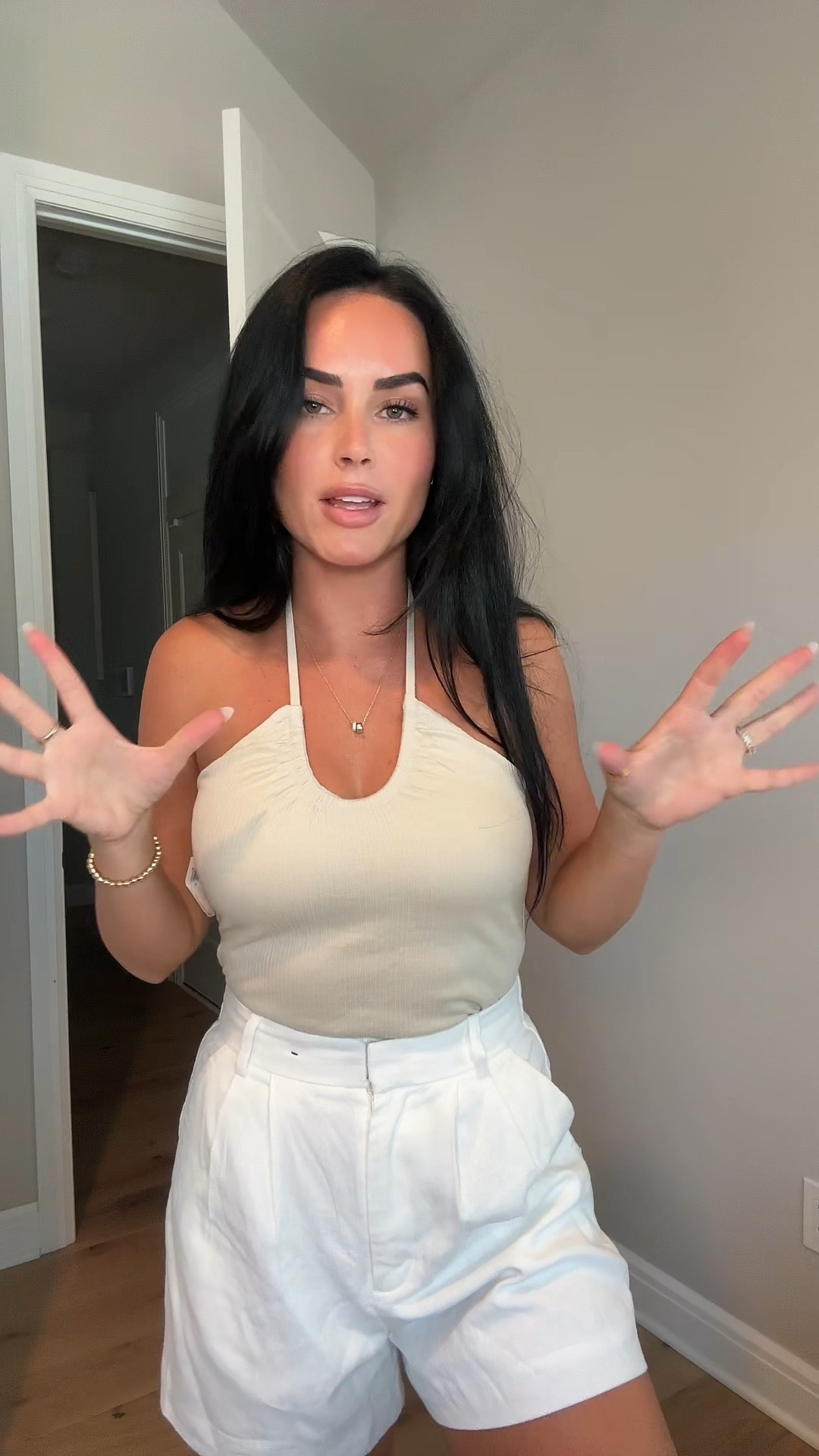 Wearing a size small top
Size 26 curve love Abercrombie shorts
I’m 5’7, 145lbs, 32DD


I linked the old navy linen shorts I like as well 🫶🏻

#LTKSummerSales #LTKSaleAlert #LTKFindsUnder100