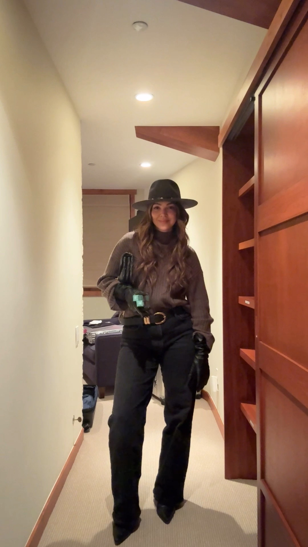 From airport fit to dinner OOTN for a effortless mountain look ❄️🏔️

Hat: @kemosabe
Sweater @reformation
Pants, Shoes, Belt & Gloves: @revolve 
Purse: @chanel


#LTKootd #LTKTravel #LTKgrwm